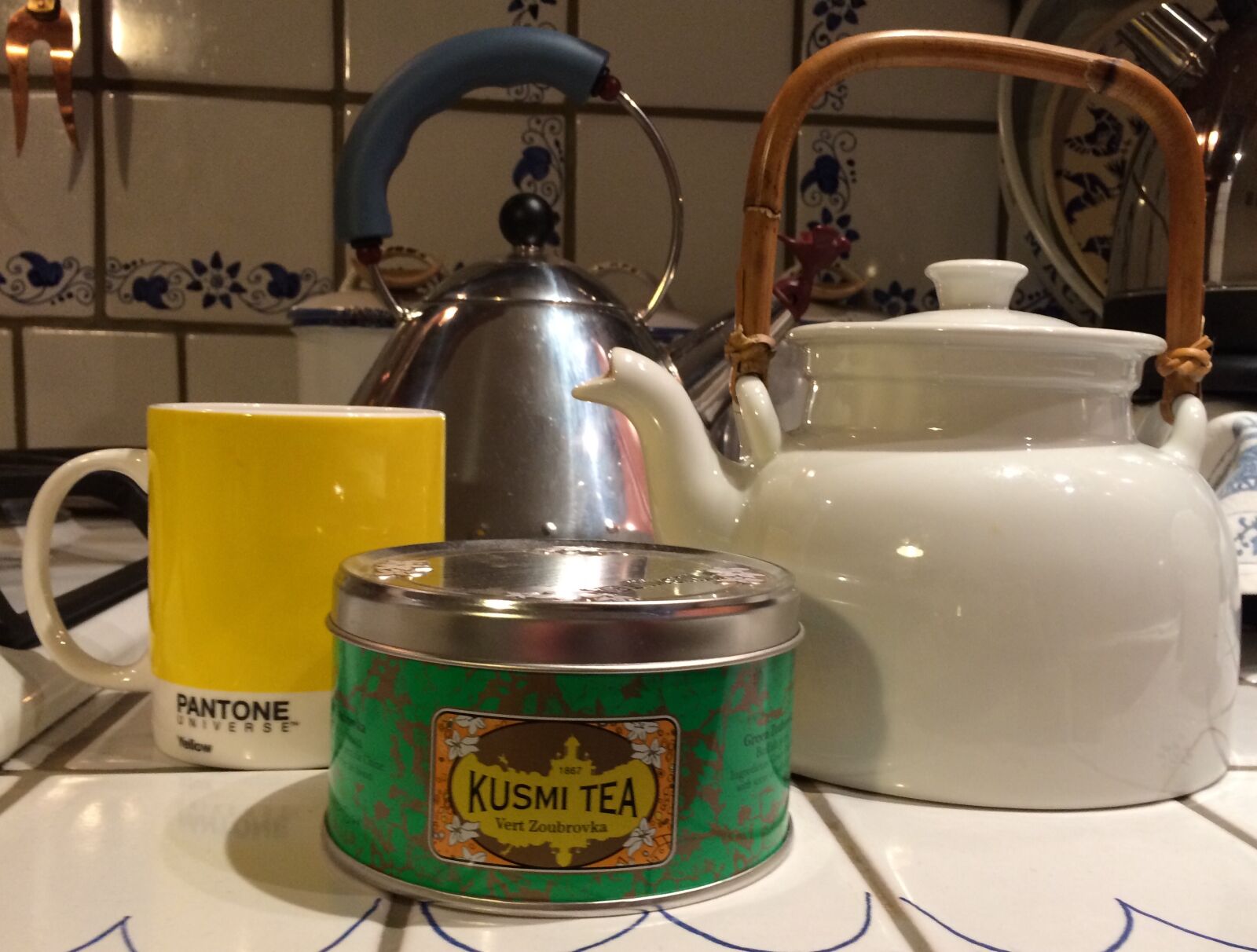 iPhone 5s back camera 4.15mm f/2.2 sample photo. Kitchen, tea, tea, time photography
