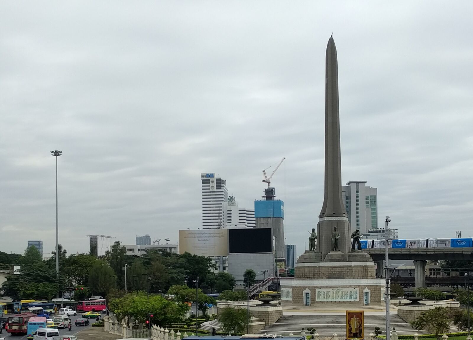 LG Nexus 5X sample photo. Bangkok, monument, pillar, victory photography