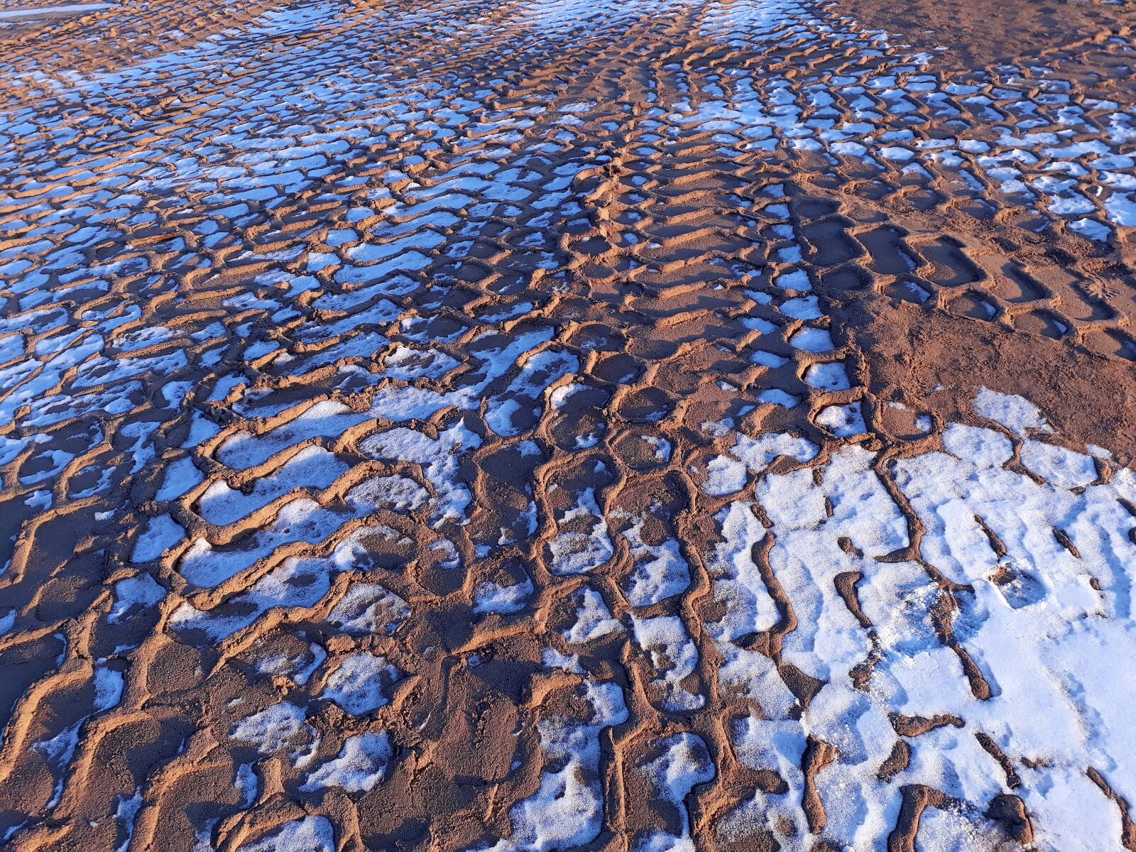 Samsung Galaxy A3(2017) sample photo. Tire tracks, winter, snow photography