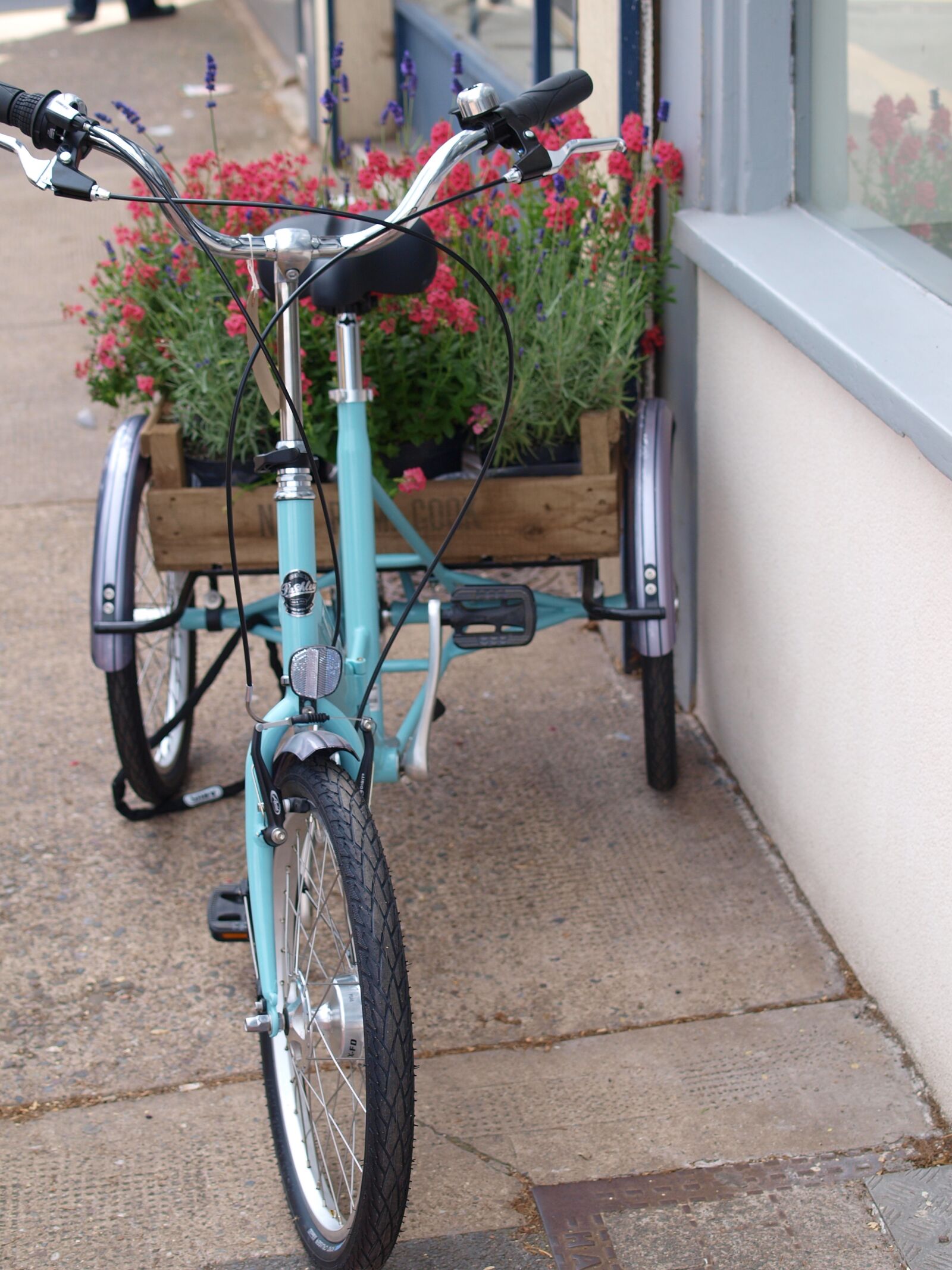 Olympus E-520 (EVOLT E-520) sample photo. Bicycle, display cycle, shop photography