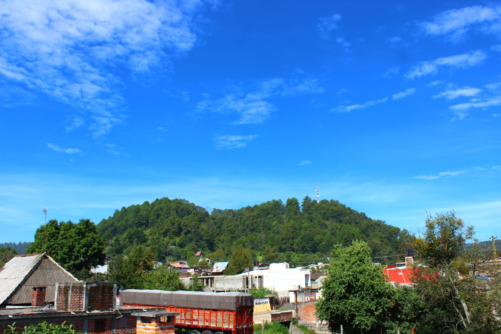 Canon EOS 1300D (EOS Rebel T6 / EOS Kiss X80) sample photo. Rural, landscape, people photography