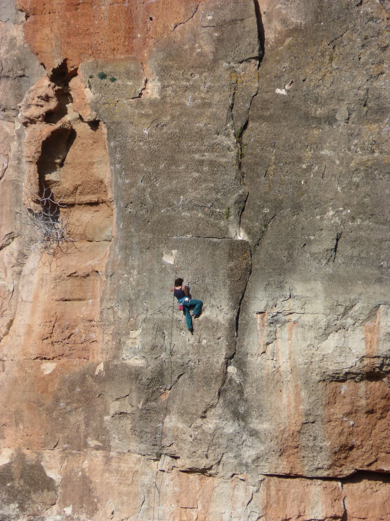 Panasonic DMC-FZ62 sample photo. Climber, escalation, rock photography