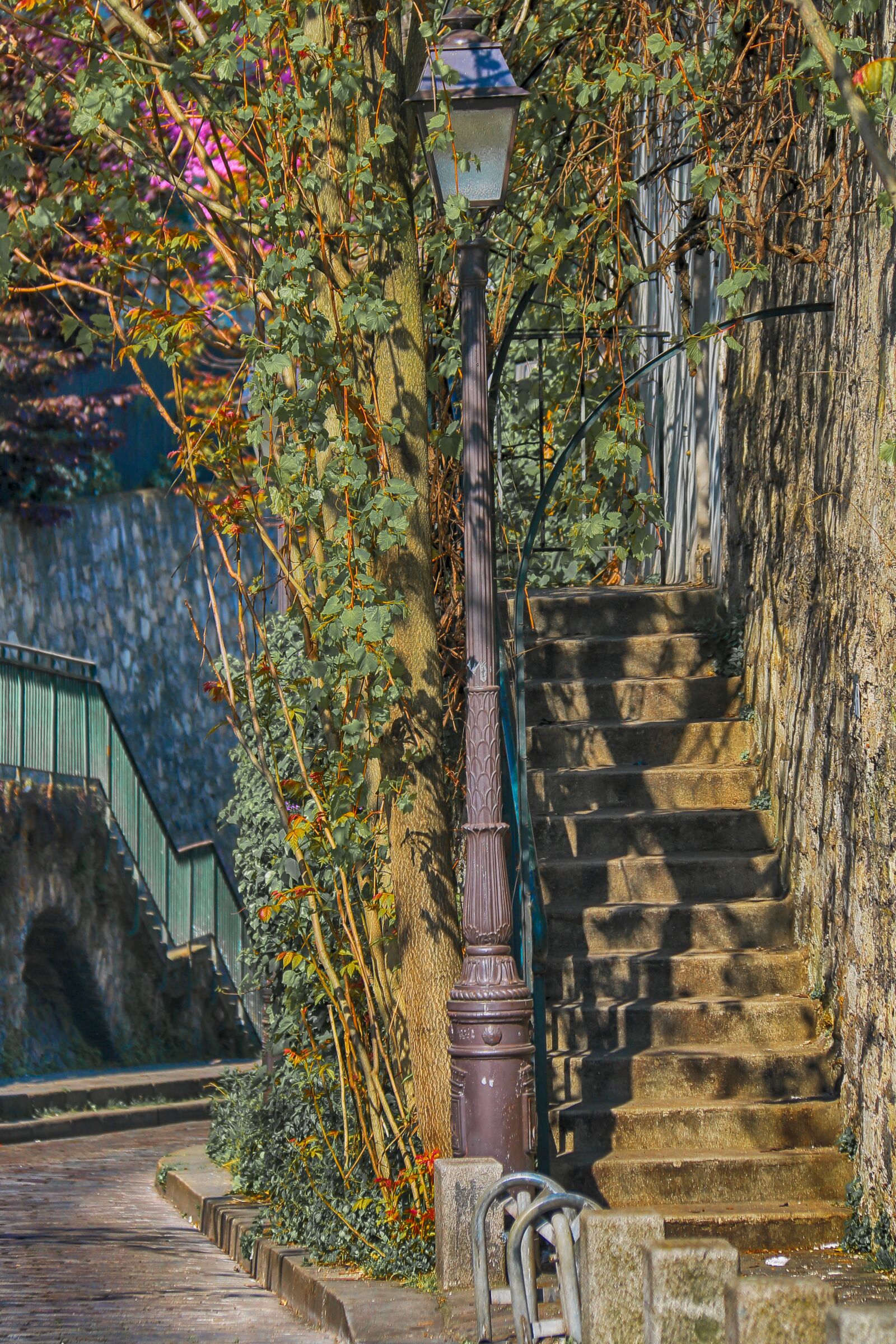 Canon EOS 70D sample photo. Street, paris, floor lamp photography