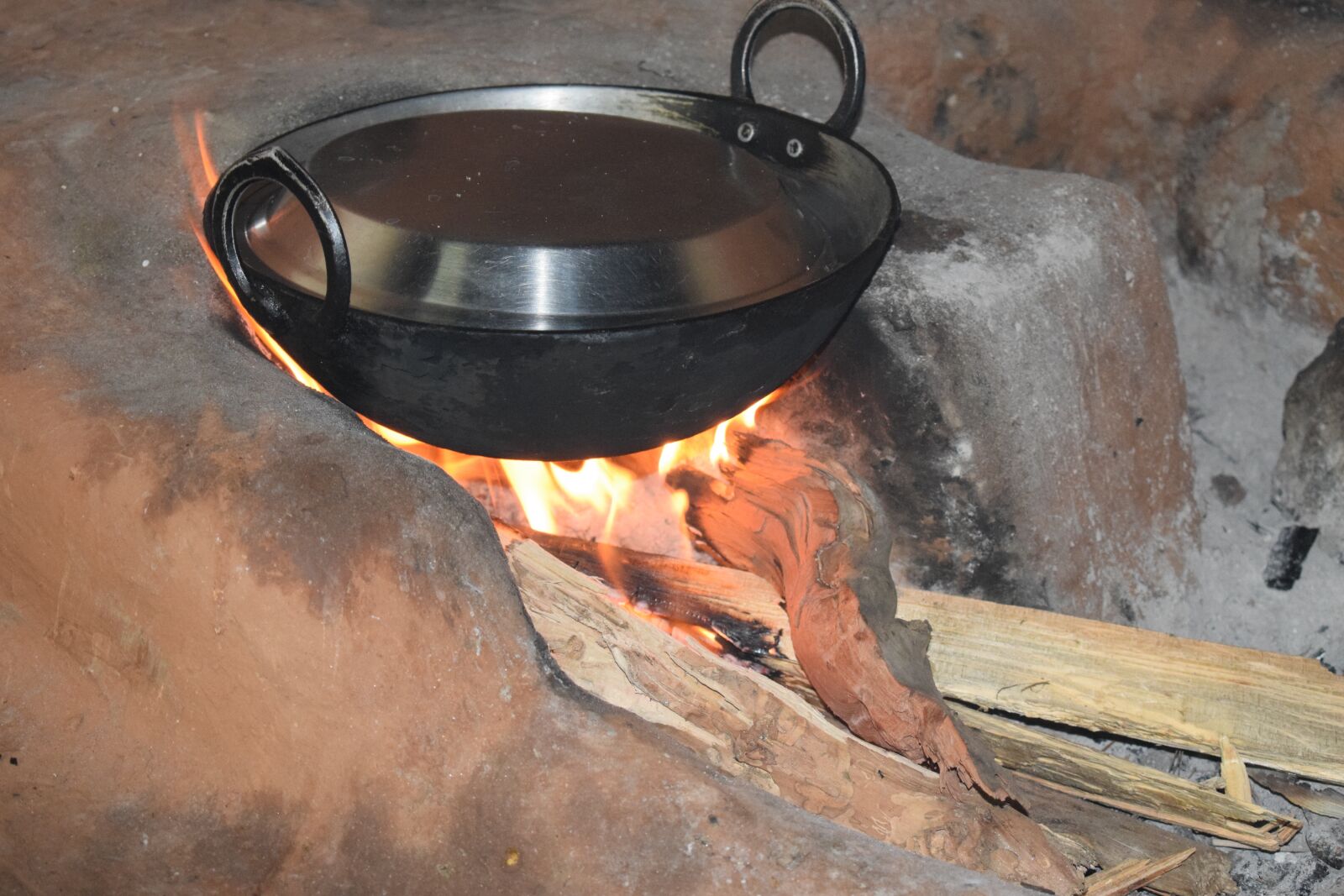 Nikon D5300 sample photo. Cooking on a fire photography