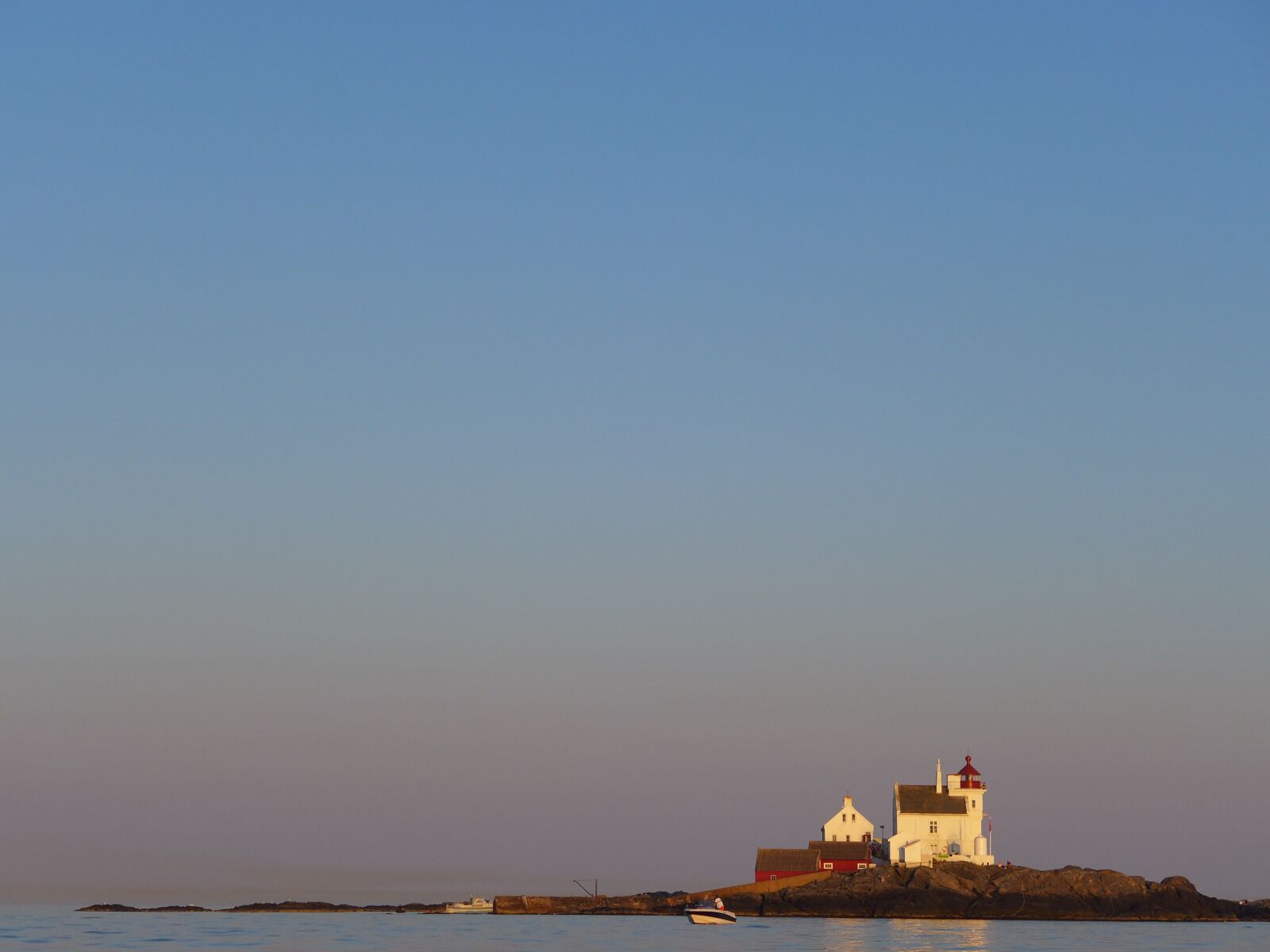 Leica D-Lux 6 sample photo. Norway, lighthouse, ocean photography