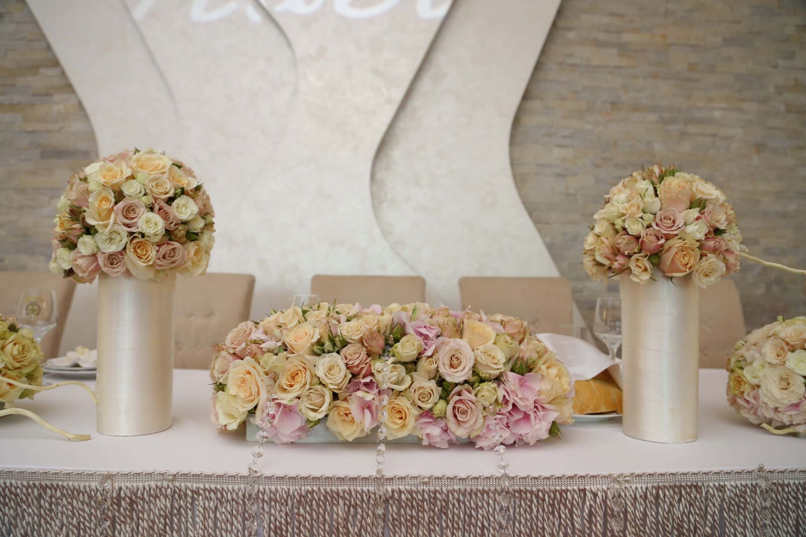 Canon EF 24-105mm F4L IS USM sample photo. Dining area, wedding, tablecloth photography