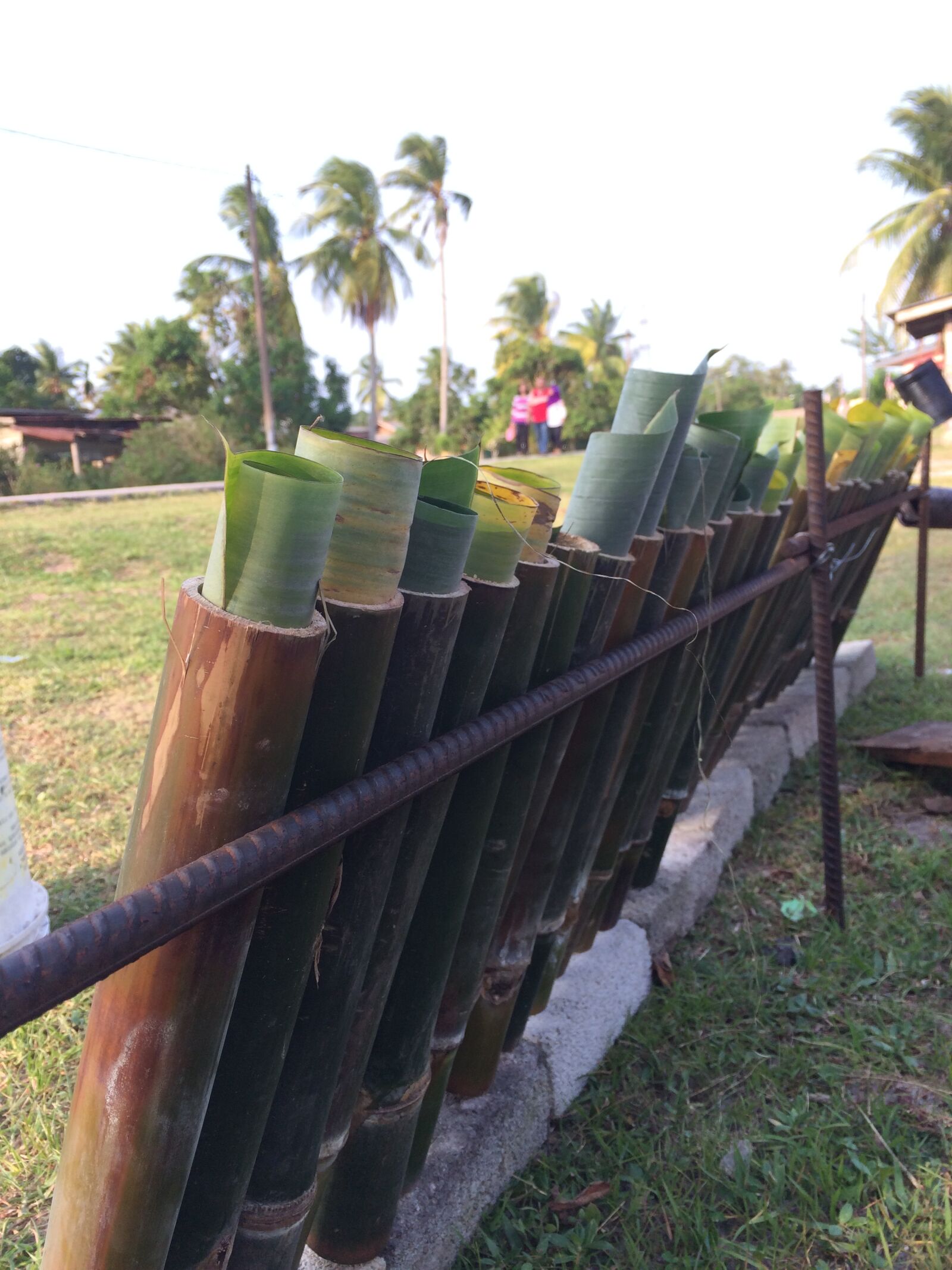 iPhone 5s back camera 4.15mm f/2.2 sample photo. The, making, of, lemang photography