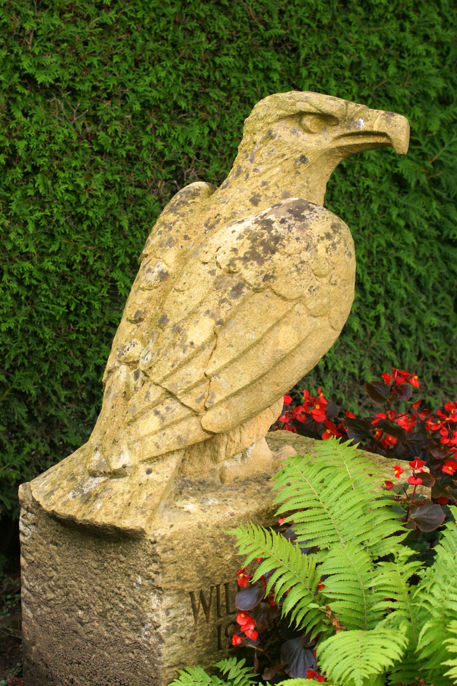 Sony Alpha DSLR-A700 sample photo. Adler, sculpture, art photography