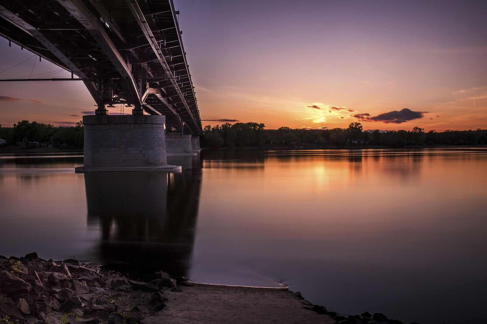 Canon EOS 750D (EOS Rebel T6i / EOS Kiss X8i) + Sigma 17-50mm F2.8 EX DC OS HSM sample photo. Bridge, dawn, dusk, evening photography