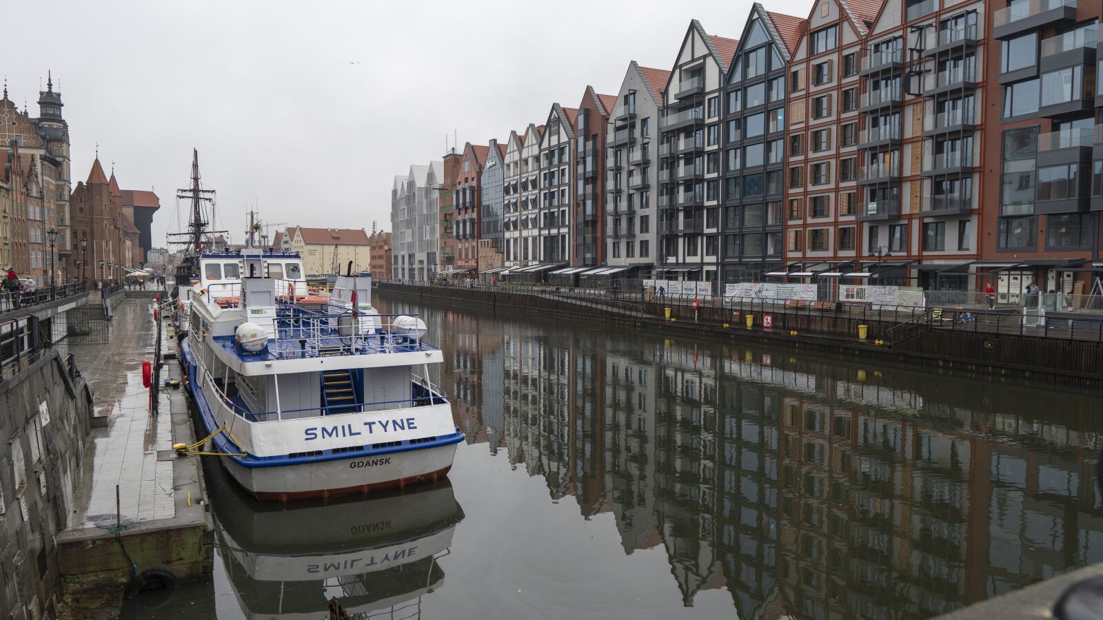Sigma 16mm F1.4 DC DN | C sample photo. Poland, architecture, gdańsk photography