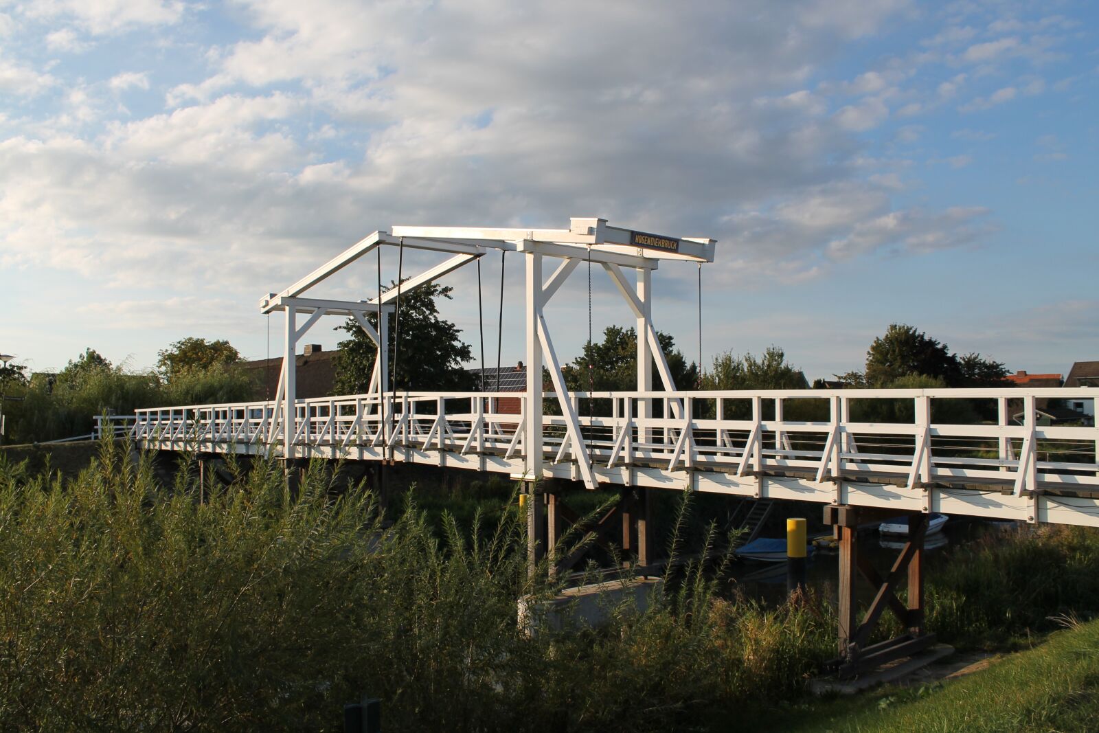 Canon EOS 1100D (EOS Rebel T3 / EOS Kiss X50) sample photo. Bridge, waters photography