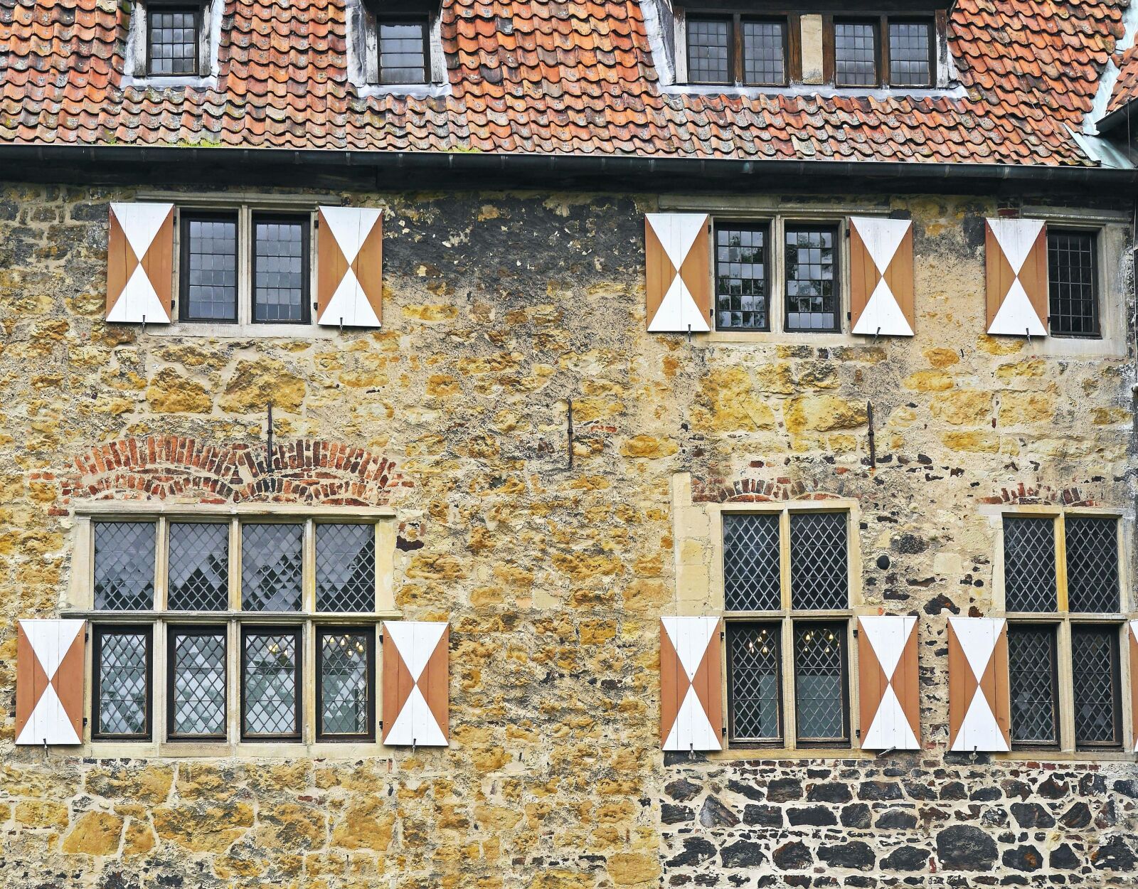 Panasonic Lumix DMC-GH3 sample photo. Architecture, house, travel, ancient photography