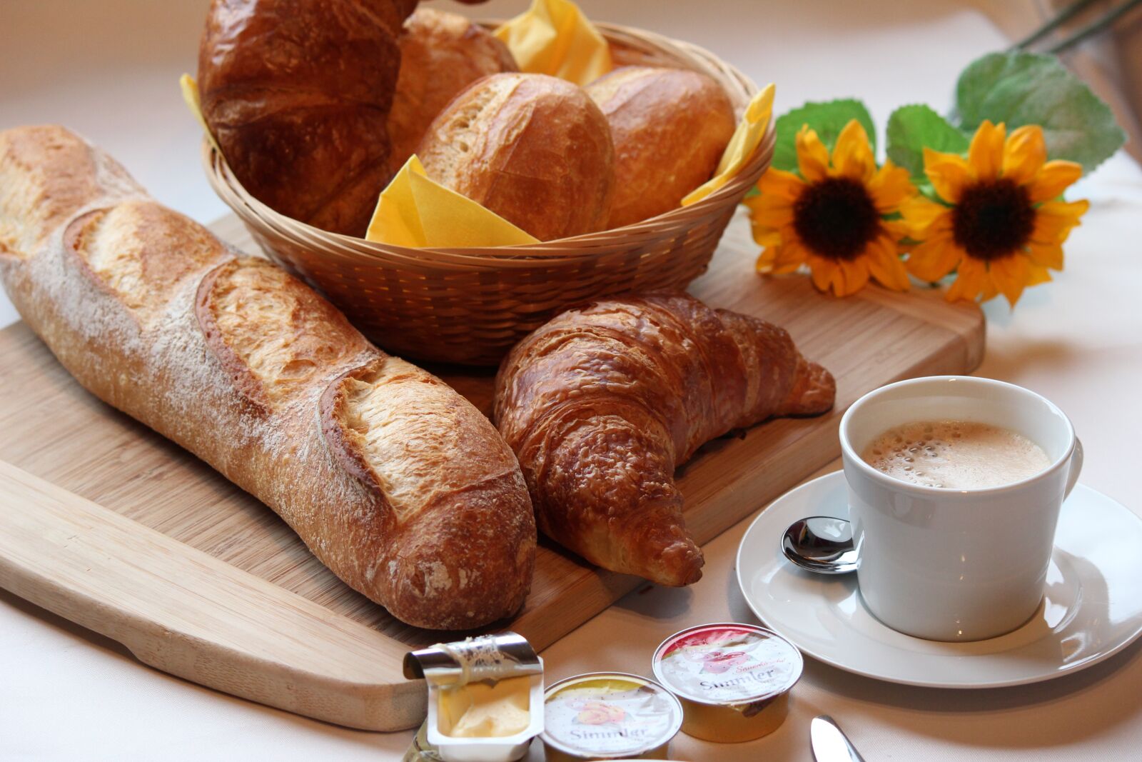 Canon EF-S 55-250mm F4-5.6 IS II sample photo. Breakfast, morning, nutrition photography