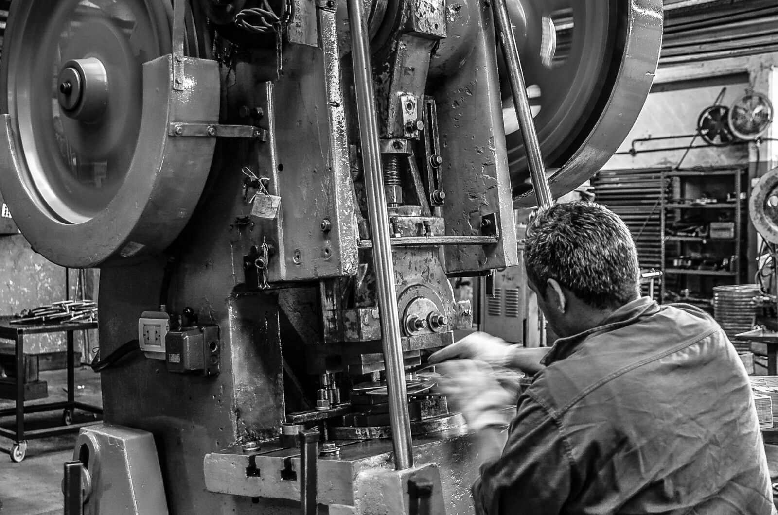 Nikon D5100 sample photo. Machine, metalurgica, subject premium photography