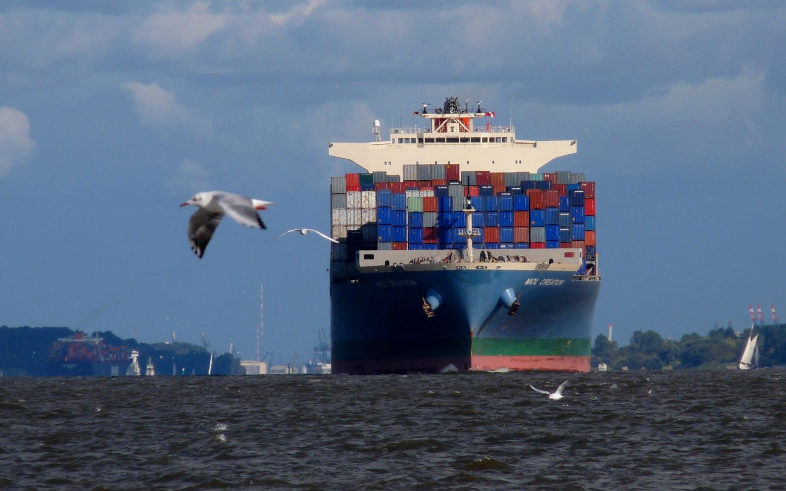 Panasonic Lumix DMC-FZ28 sample photo. Container, freighter, seafaring photography