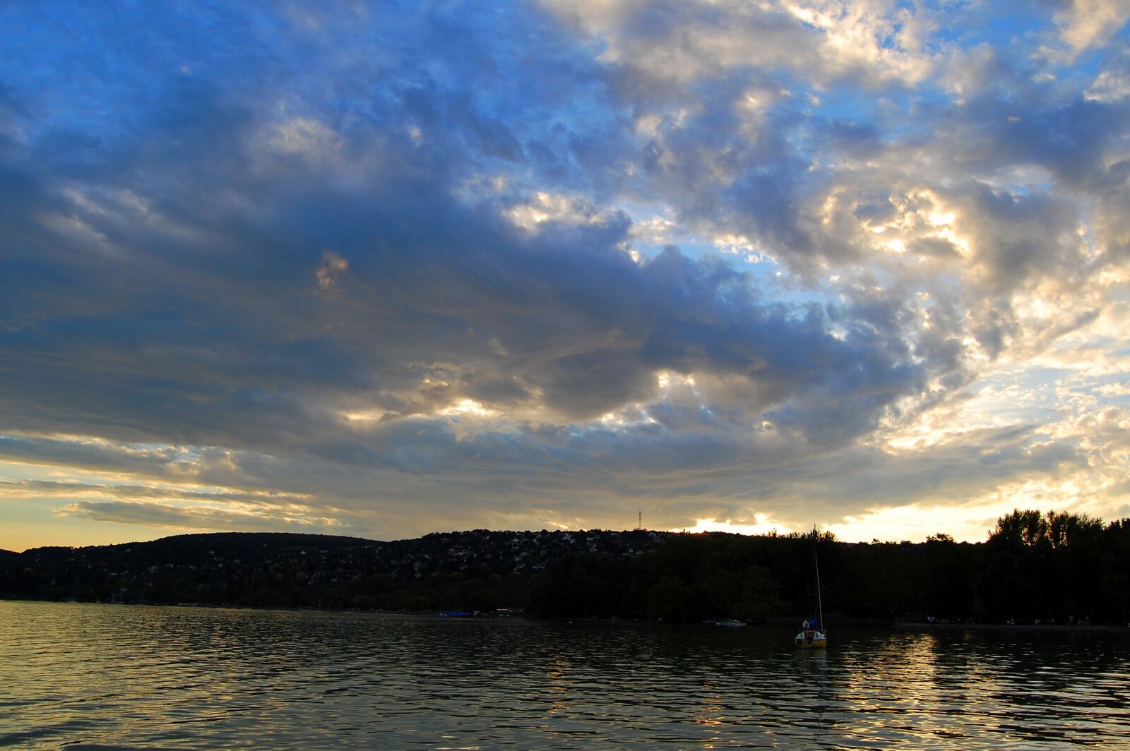 Nikon D40 sample photo. Balaton summer, clouds, hot photography