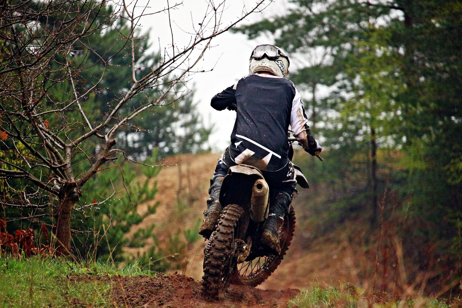 Canon EOS 100D (EOS Rebel SL1 / EOS Kiss X7) sample photo. Enduro, dirtbike, motocross photography