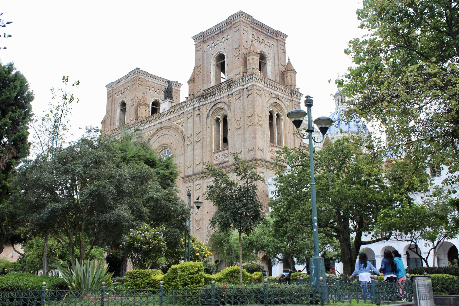 Canon EOS 1200D (EOS Rebel T5 / EOS Kiss X70 / EOS Hi) sample photo. Church, architecture, building photography