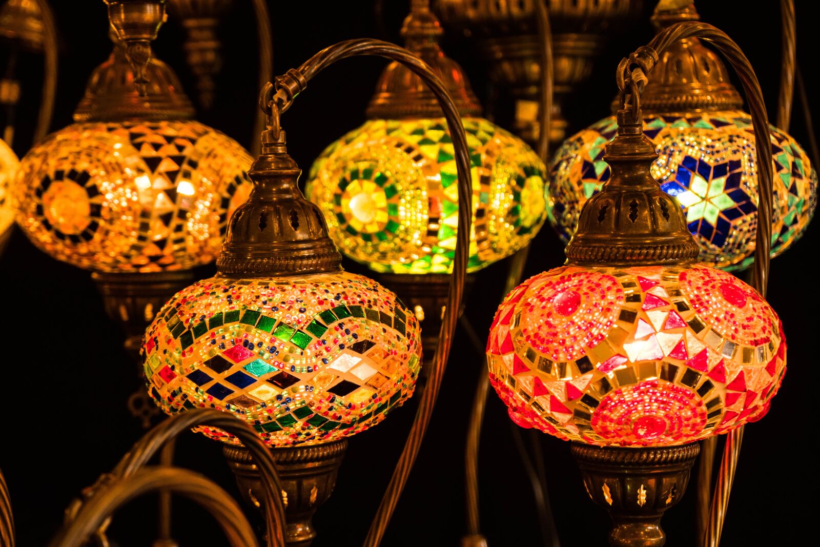 Sony a6500 + Sony Vario-Tessar T* E 16-70mm F4 ZA OSS sample photo. Lamp, turkish, lantern photography