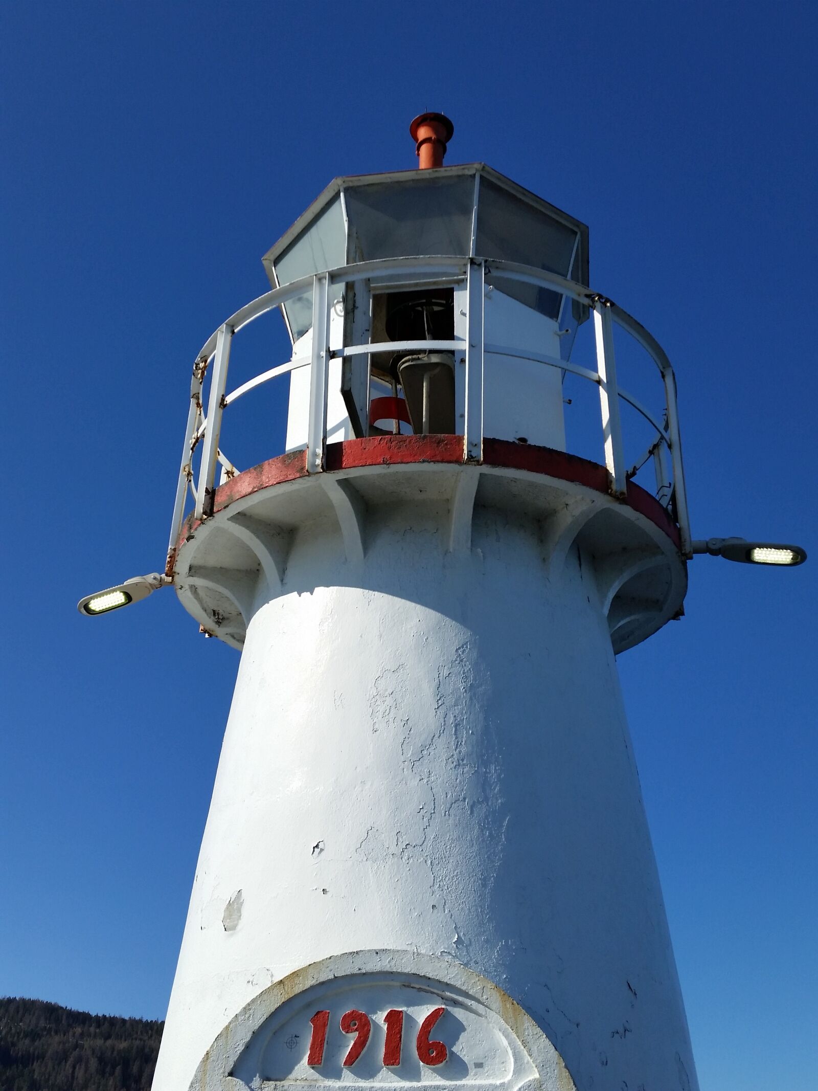 Samsung Galaxy S5 sample photo. Lighthouse, sea, blue sky photography
