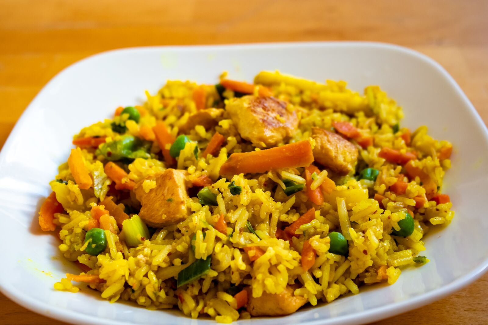 Canon EOS 2000D (EOS Rebel T7 / EOS Kiss X90 / EOS 1500D) sample photo. Rice dish, chicken breast photography