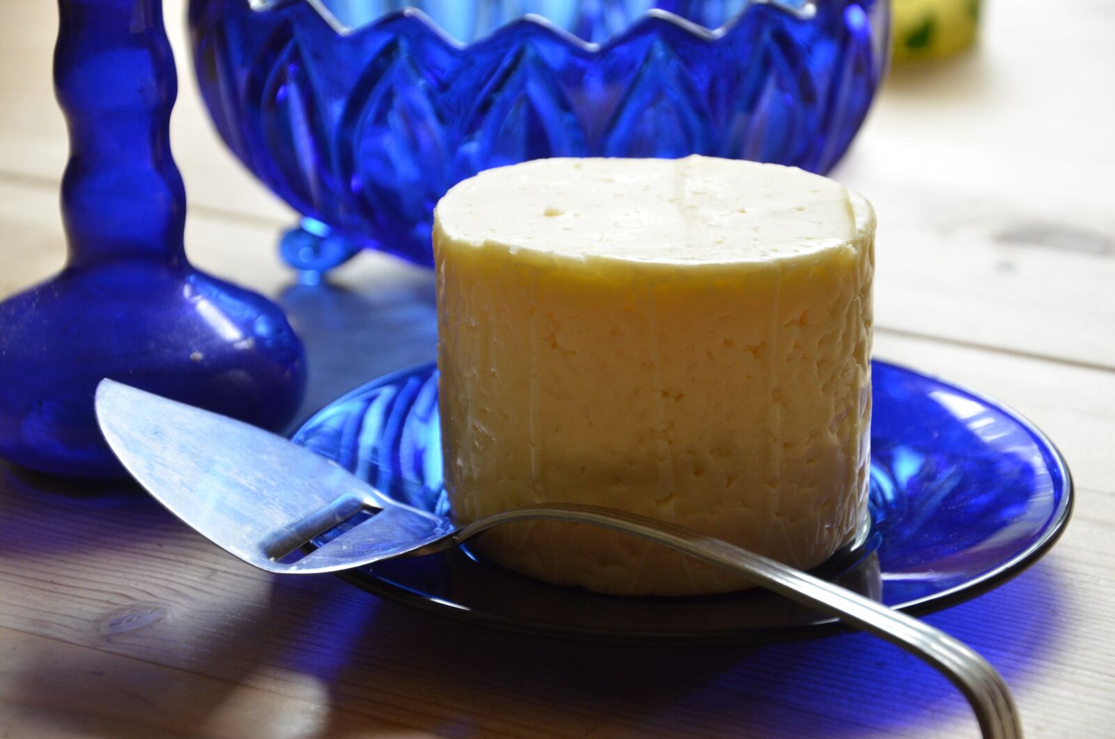 Nikon D7000 sample photo. Cheese, blue, cheese slicer photography