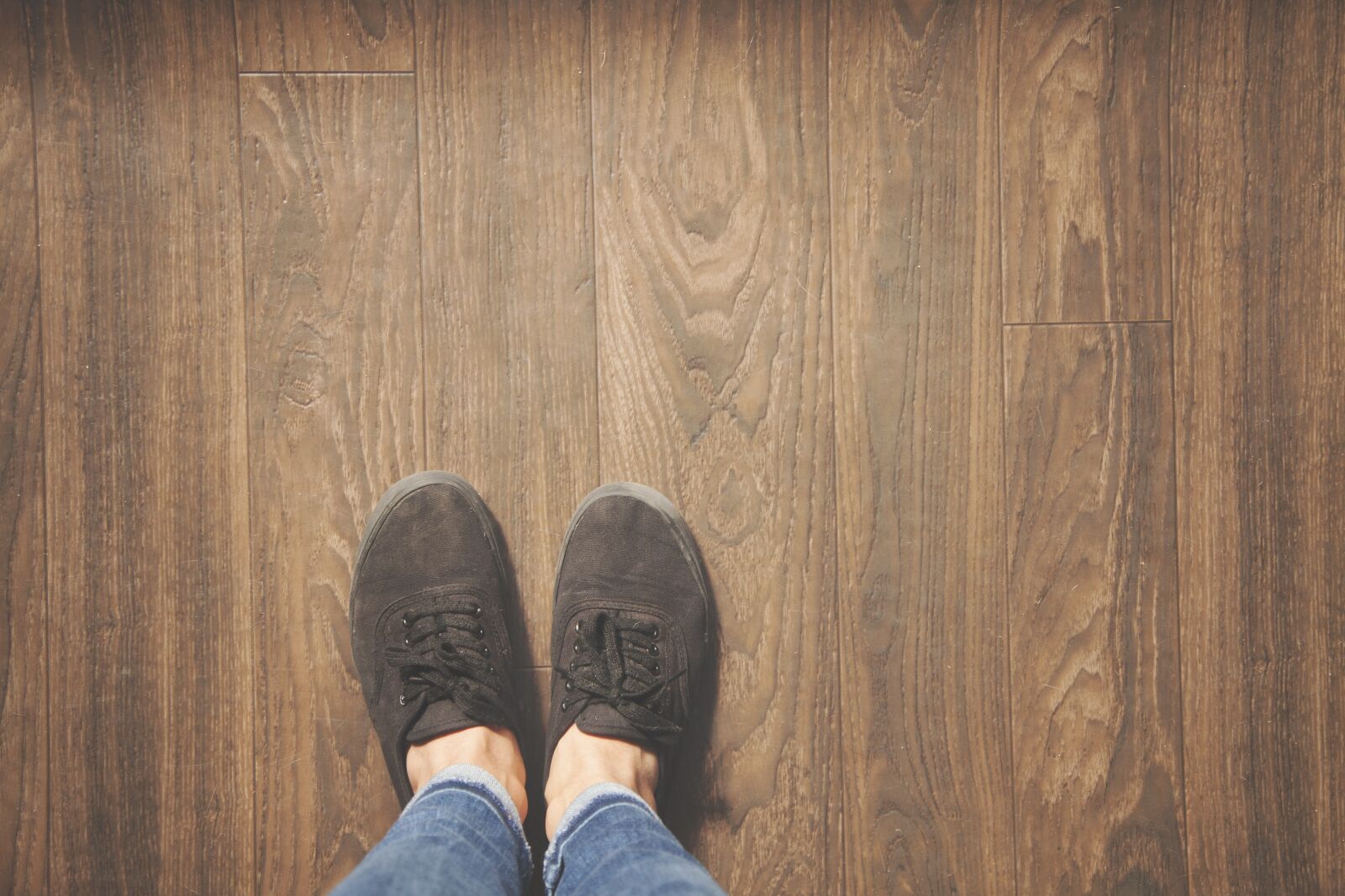 Canon EOS 5D Mark II sample photo. Feet, foot, wood photography
