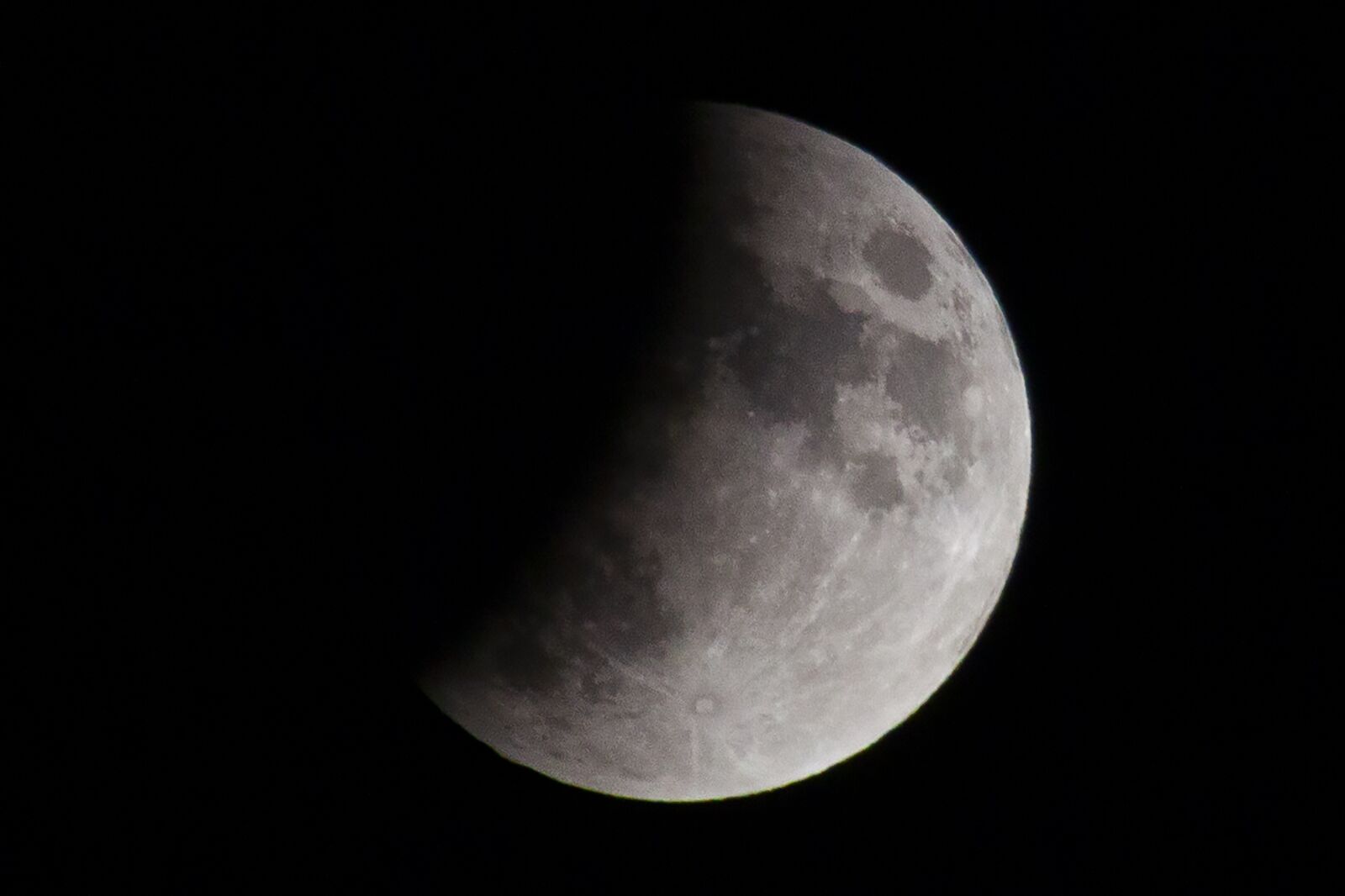 Canon EOS 5D Mark II sample photo. Eclipse, luna, astronomy photography