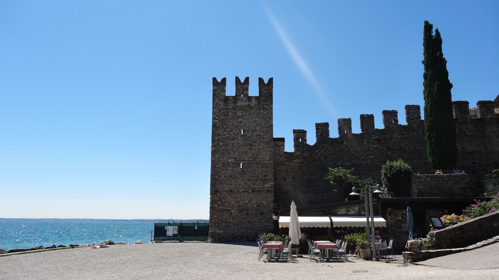 Sony Cyber-shot DSC-HX20V sample photo. Sirmione, castle, garda photography