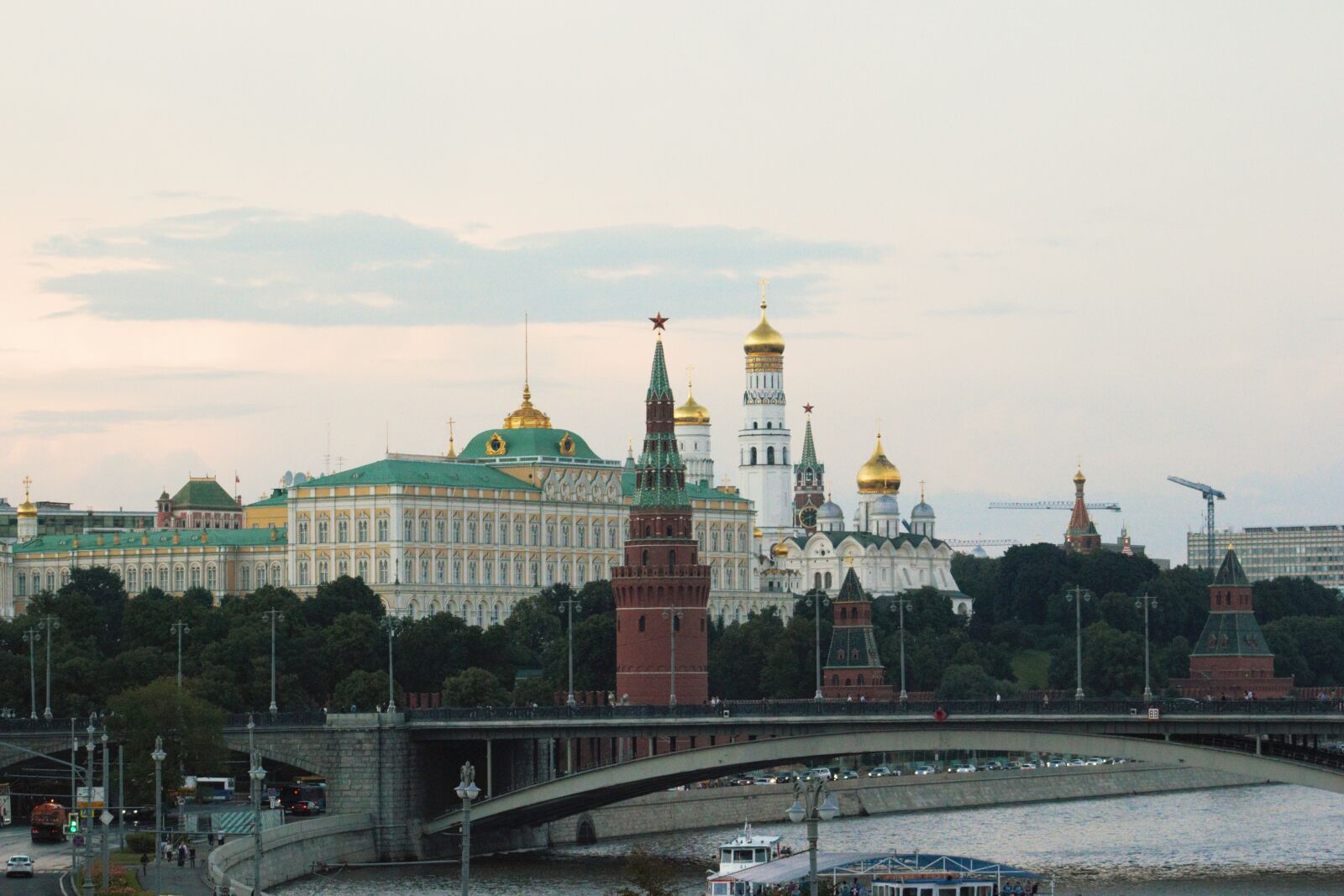 Canon EOS 550D (EOS Rebel T2i / EOS Kiss X4) sample photo. Moscow, the kremlin, russia photography