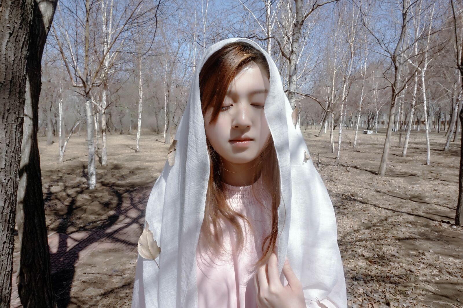 Sony Alpha a5000 (ILCE 5000) sample photo. Spring, woman, pink photography