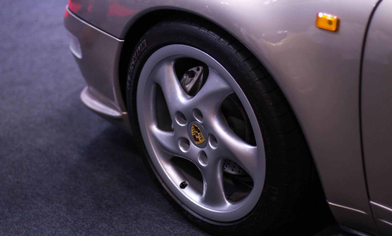 Canon EOS 70D + Canon EF 50mm F1.4 USM sample photo. Porsche 911, 993, wheel photography