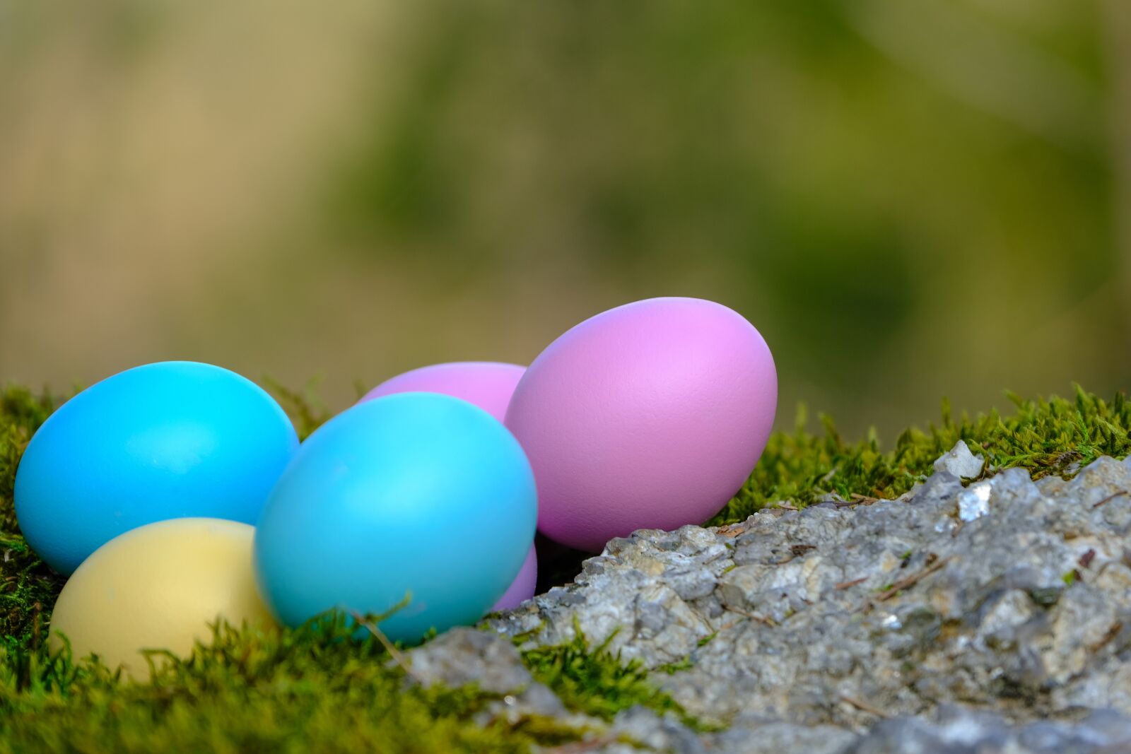 Fujifilm X-T3 sample photo. Easter eggs, painted, colorful photography