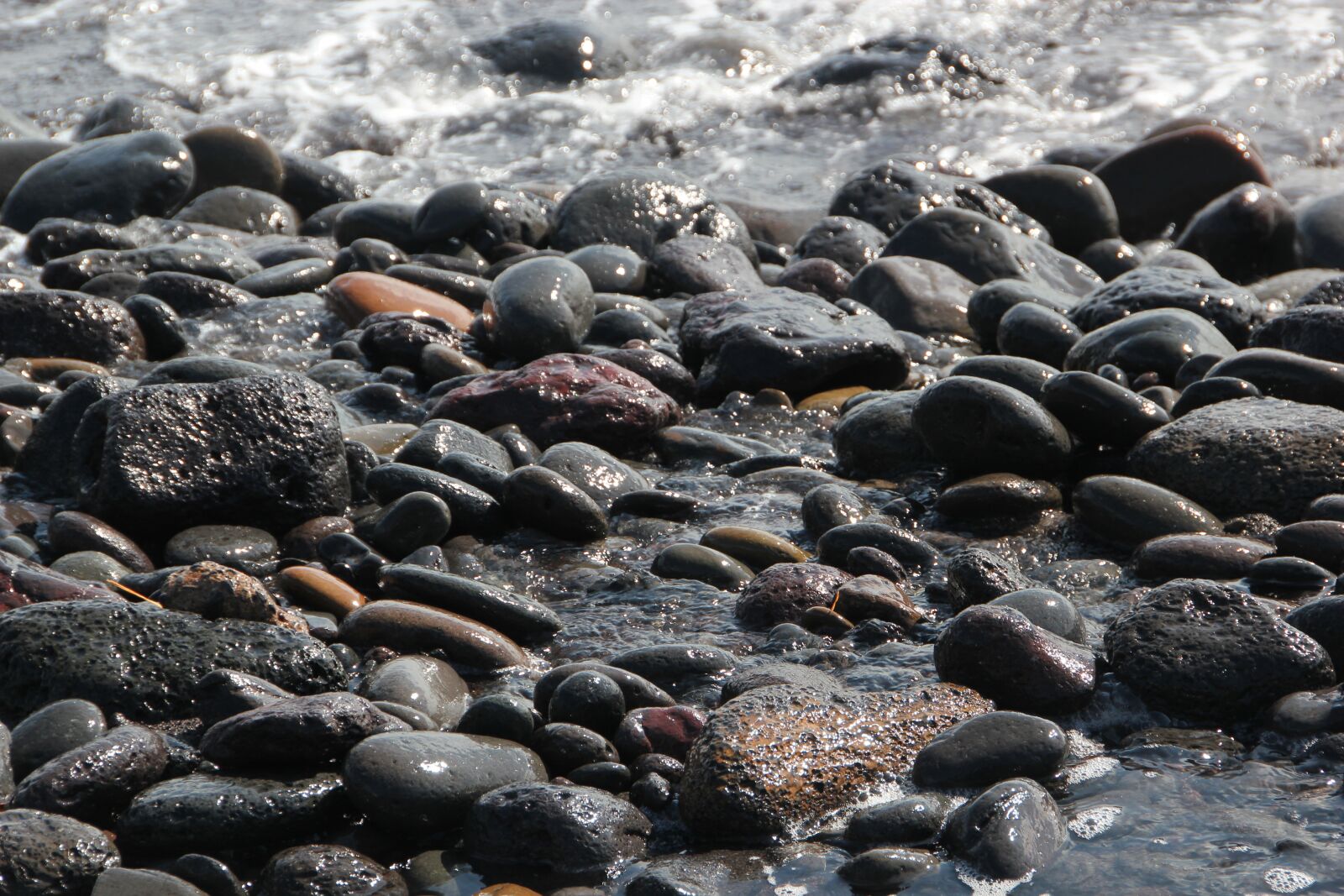 Canon EOS 550D (EOS Rebel T2i / EOS Kiss X4) sample photo. Jeju island, beach, waves photography