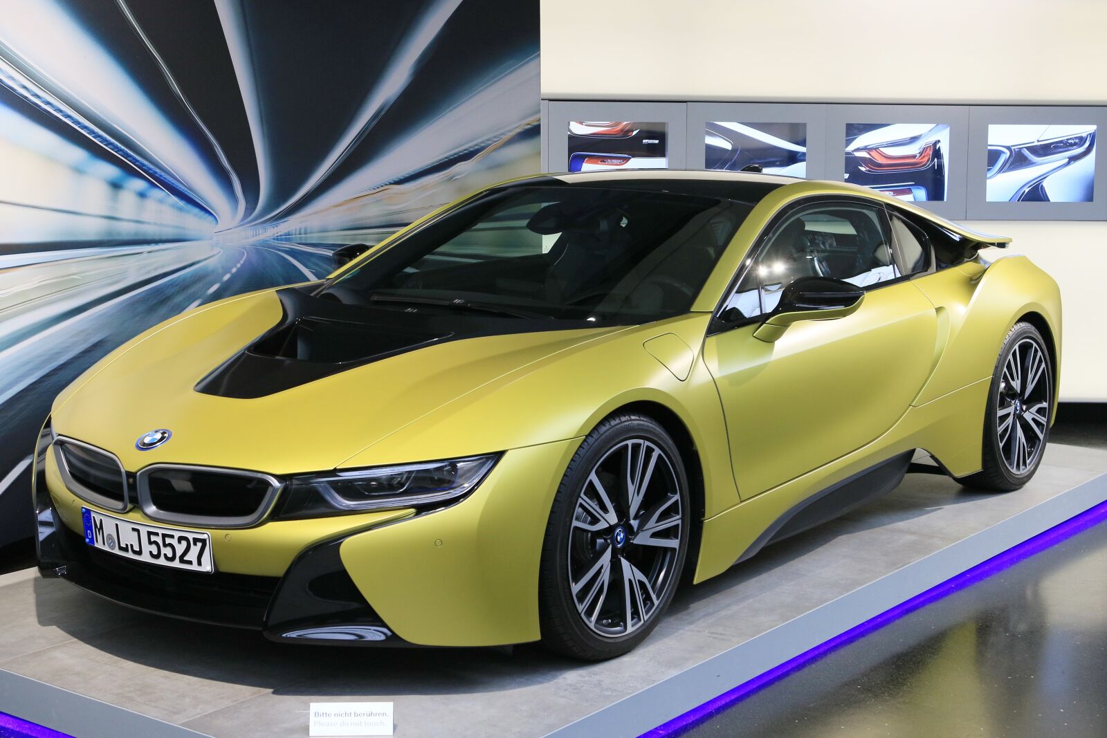 Canon EOS 7D Mark II sample photo. Bmw, car, i8 photography