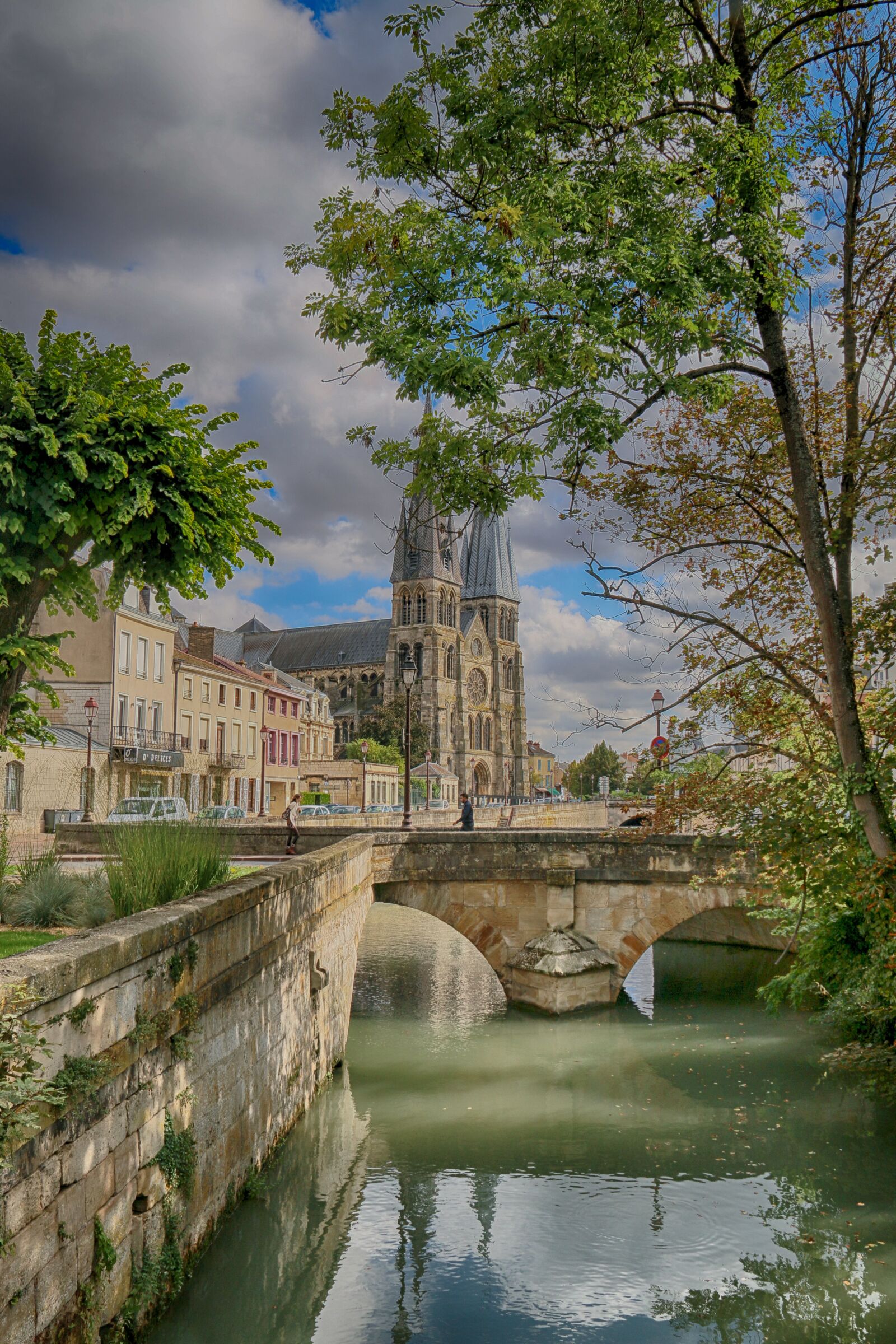 Canon EOS 70D sample photo. Cathedral, reflection, châlons-en-champagne photography