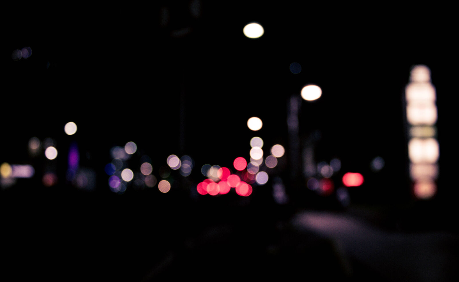 Canon EOS 1200D (EOS Rebel T5 / EOS Kiss X70 / EOS Hi) sample photo. Blur, bokeh, dark, defocused photography