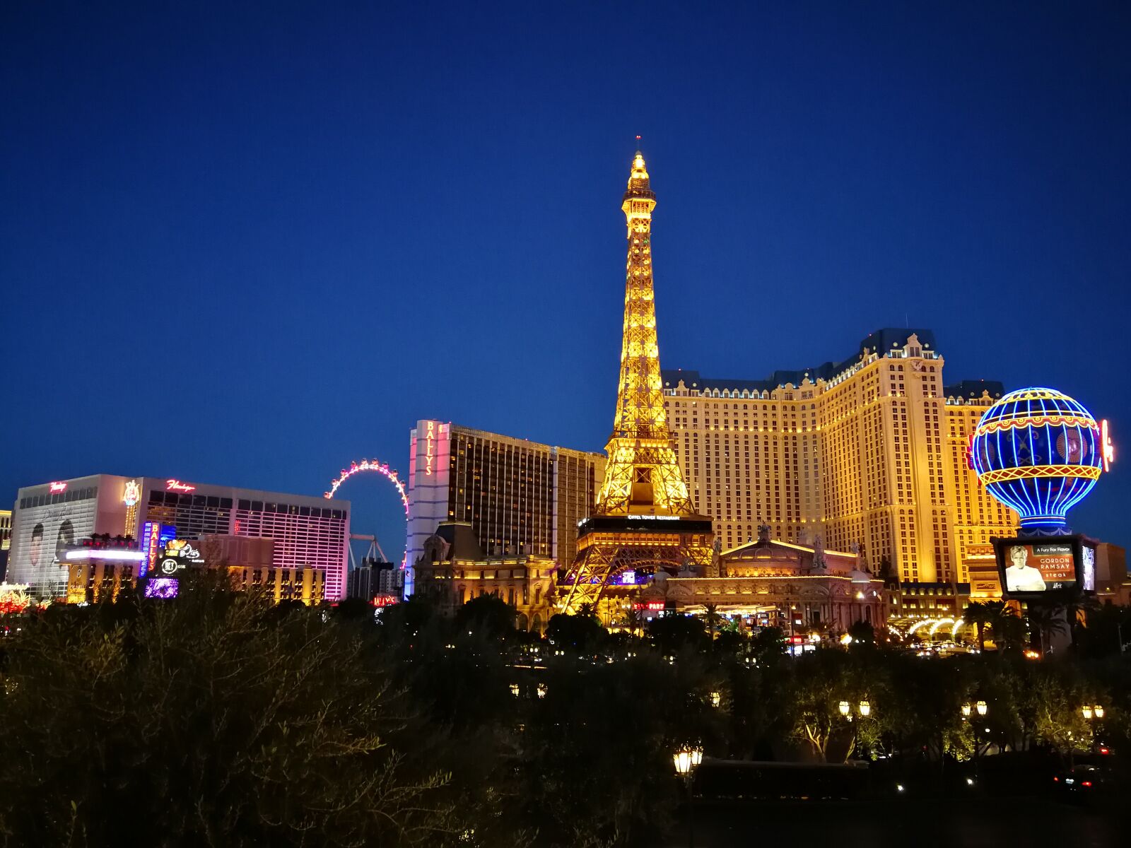HUAWEI P10 sample photo. Las vegas, lights, nevada photography