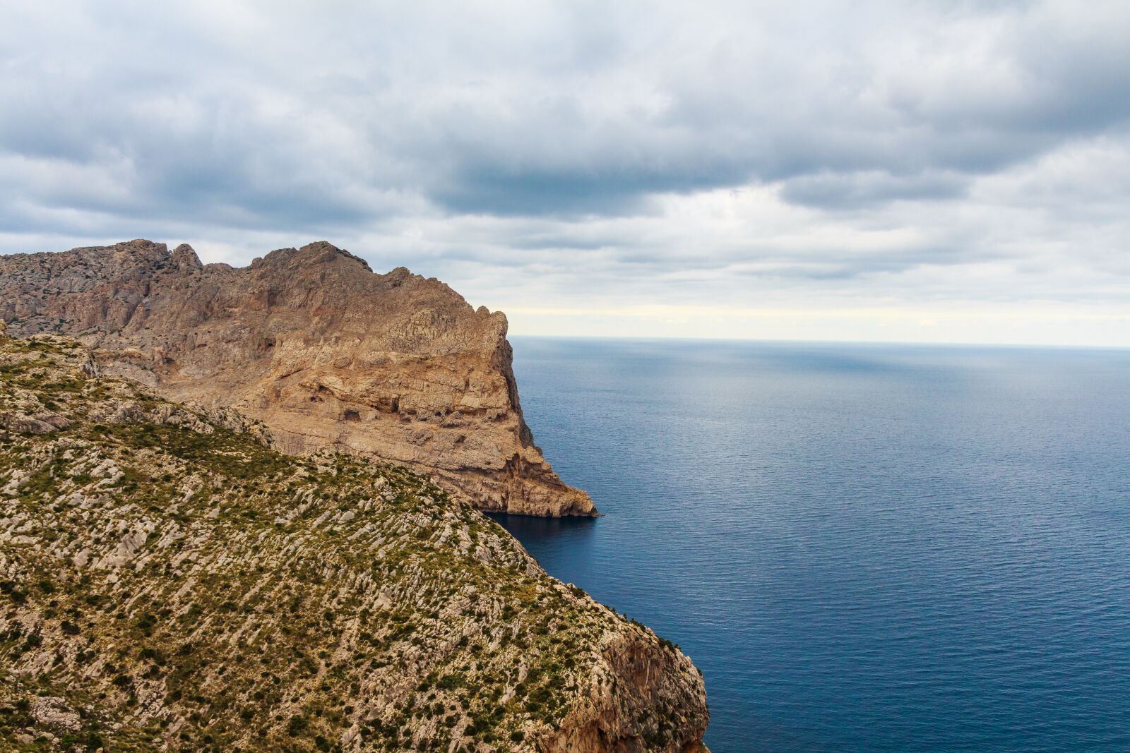 Canon EOS 650D (EOS Rebel T4i / EOS Kiss X6i) sample photo. Mallorca, winter, vacations photography
