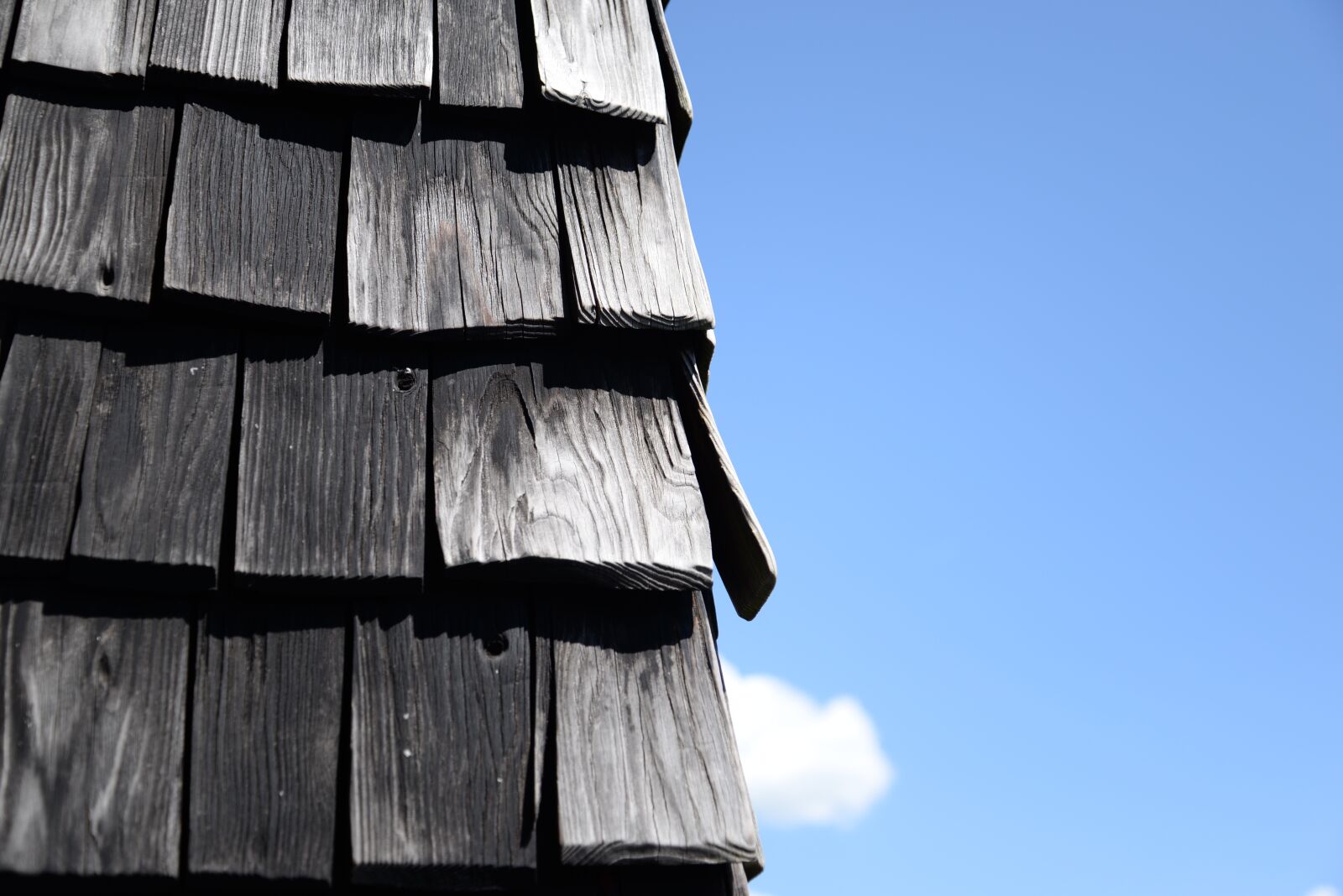 Nikon D610 sample photo. Roof, shingles, old photography