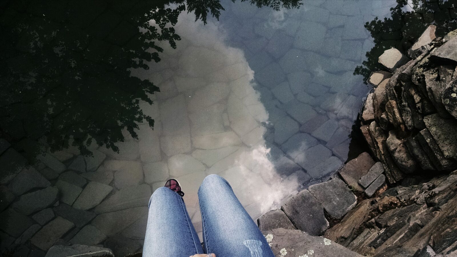 Motorola Moto X (1st Gen) sample photo. Down, feet, legs, nature photography