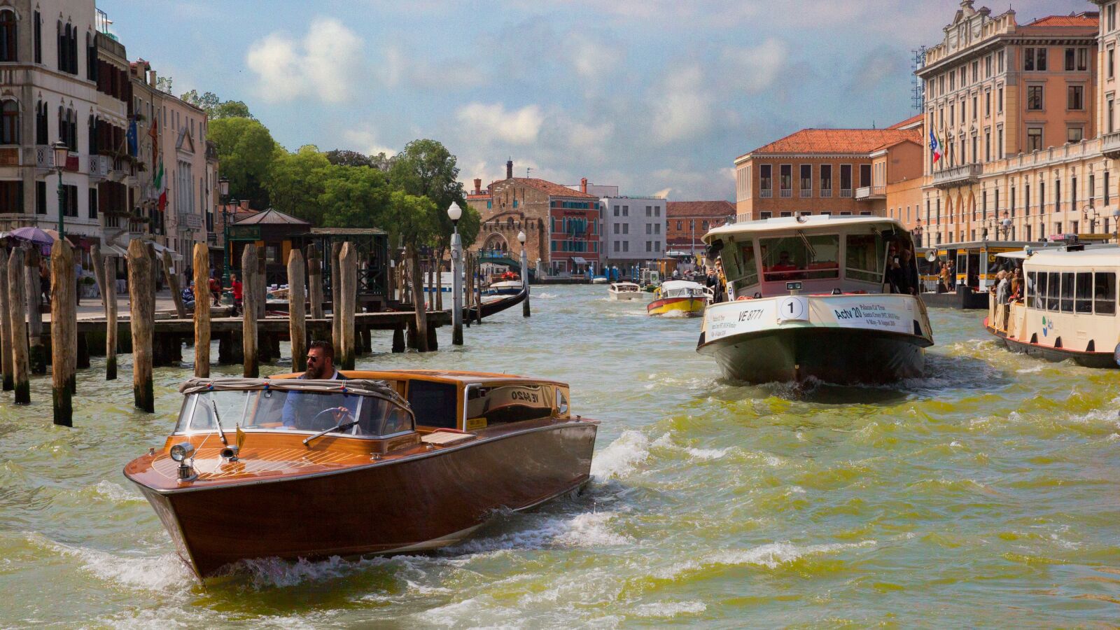 Canon EOS 5D Mark III sample photo. Channel, venice, italy photography