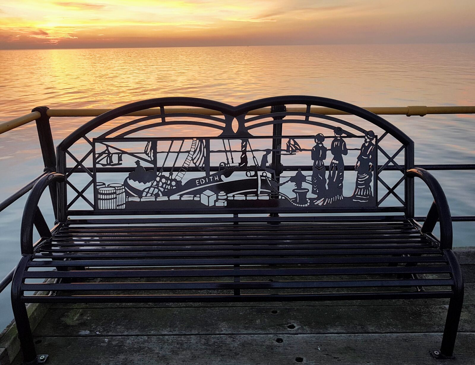 Samsung Galaxy S7 Edge sample photo. Chair, bench, ironwork photography