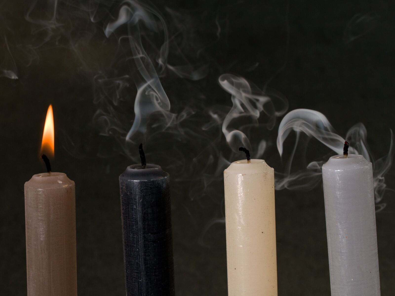 Canon EF-S 60mm F2.8 Macro USM sample photo. Candles, light, candlelight photography