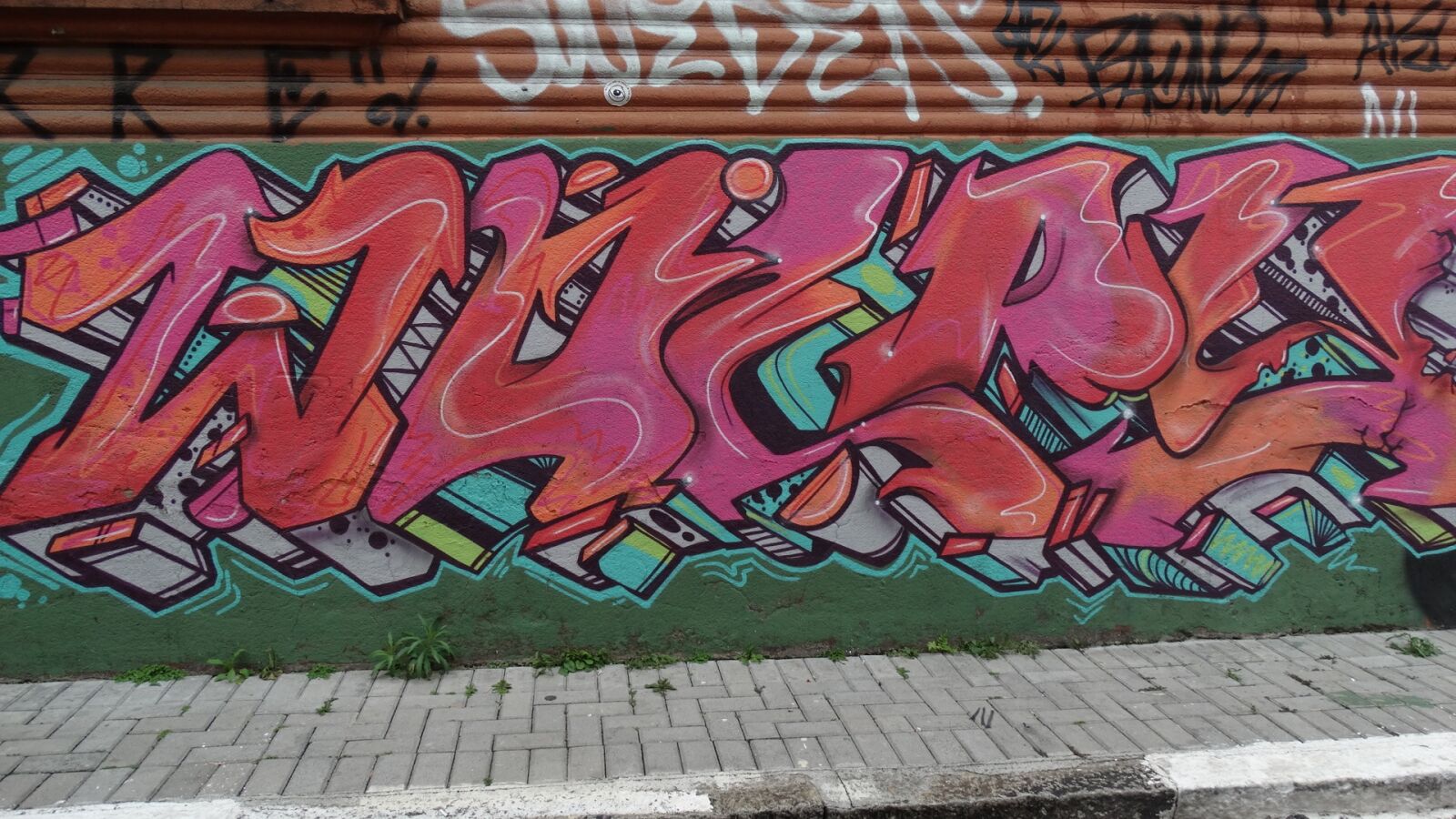 Sony Cyber-shot DSC-HX300 sample photo. Graphite, street art, urban photography