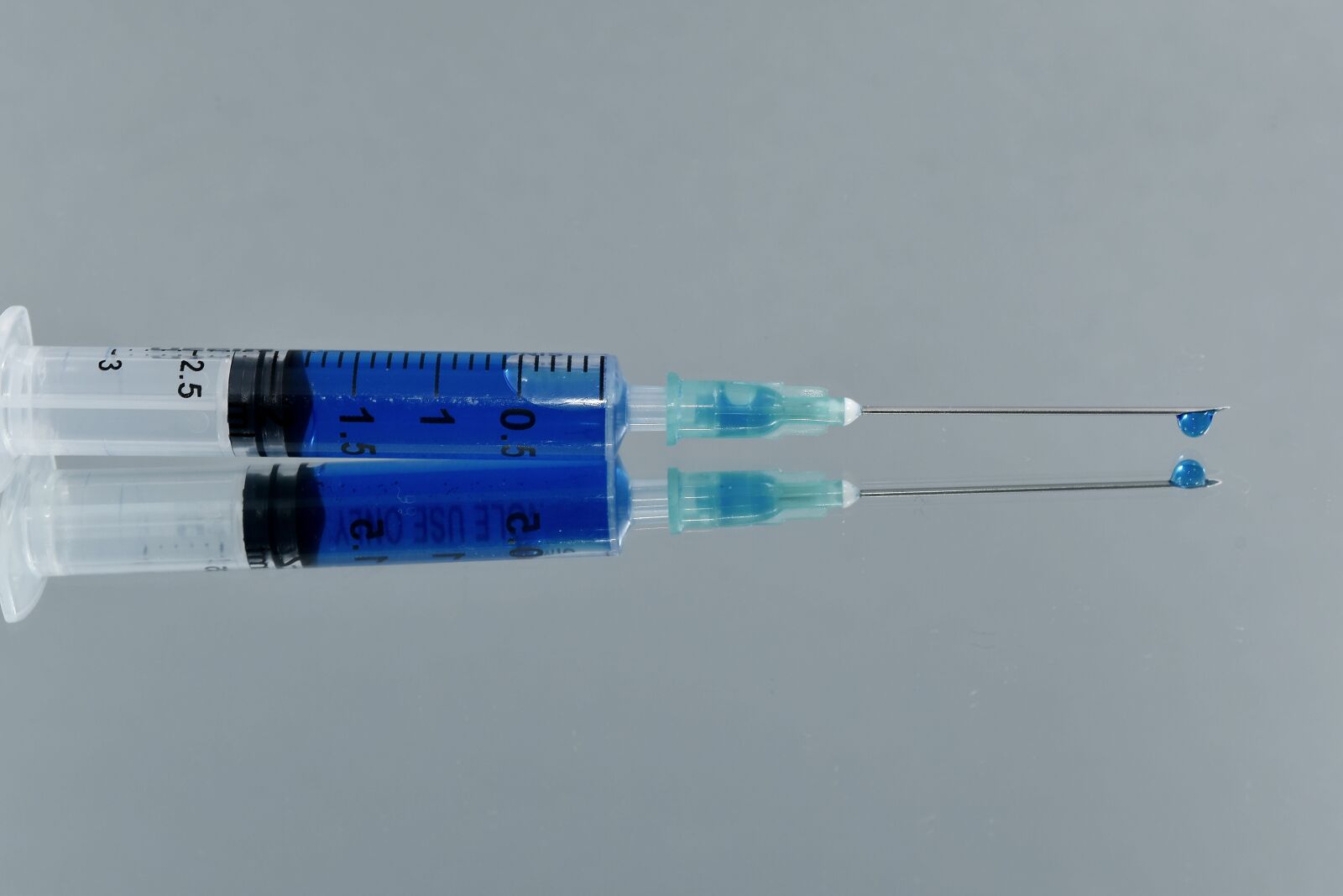 Nikon D5500 sample photo. Blue, close-up, vaccine, medicine photography