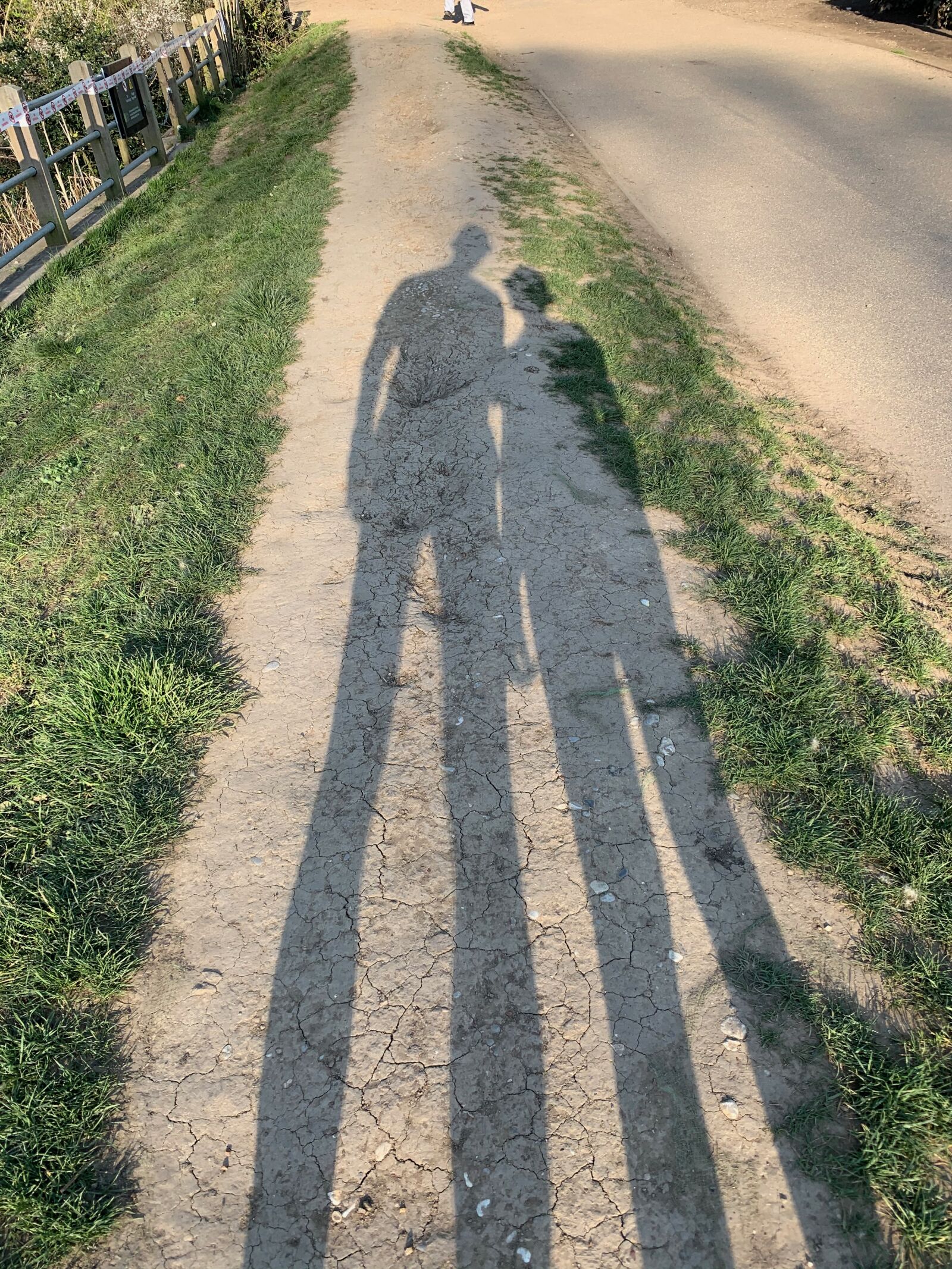 iPhone XS back dual camera 4.25mm f/1.8 sample photo. Park, family, people photography