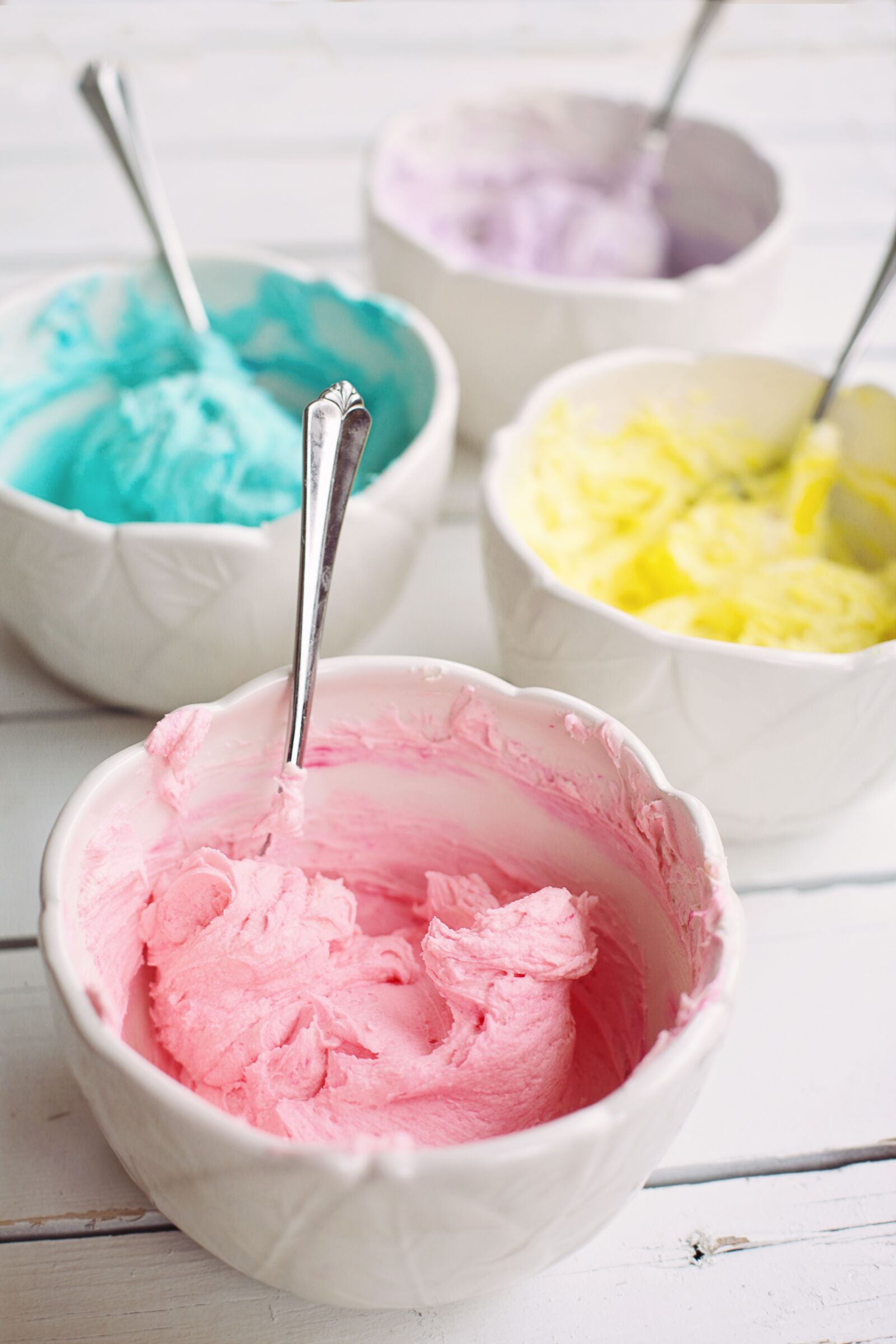 Canon EF 50mm F1.4 USM sample photo. Frosting, icing, cake decorating photography