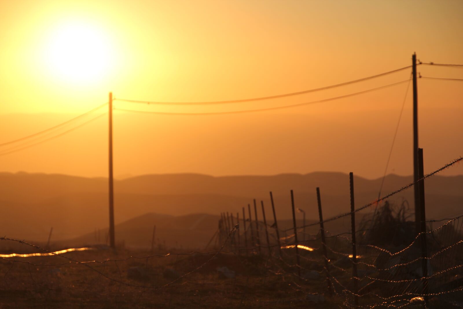 Canon EOS 550D (EOS Rebel T2i / EOS Kiss X4) sample photo. Sunset, sky, landscape photography