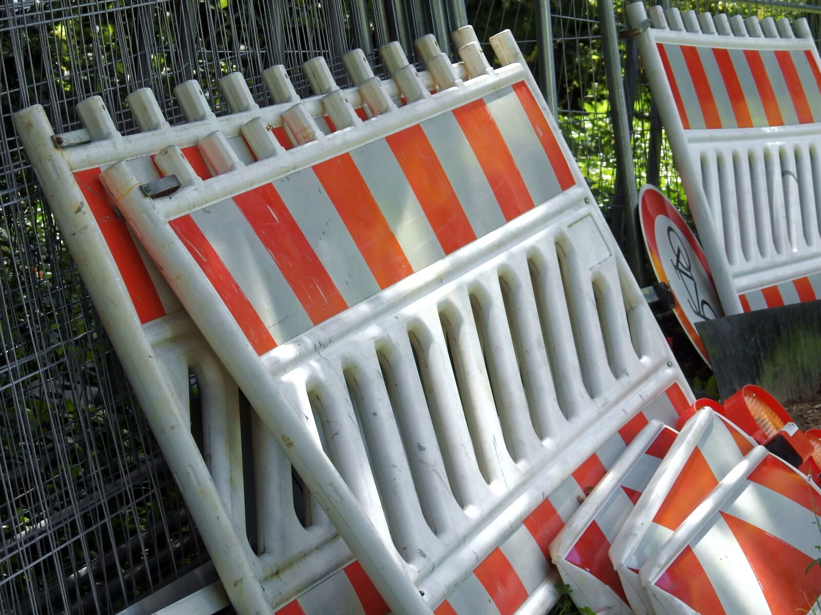 Nikon Coolpix P900 sample photo. Site, barrier, fence photography